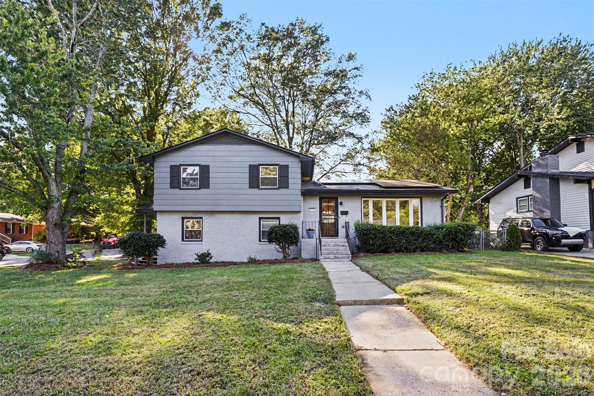 Single Family Residence at 6301 Spring Garden None, Charlotte, photo 7 of 38