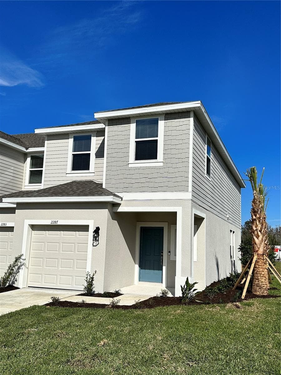 2287 PORTRAIT ST