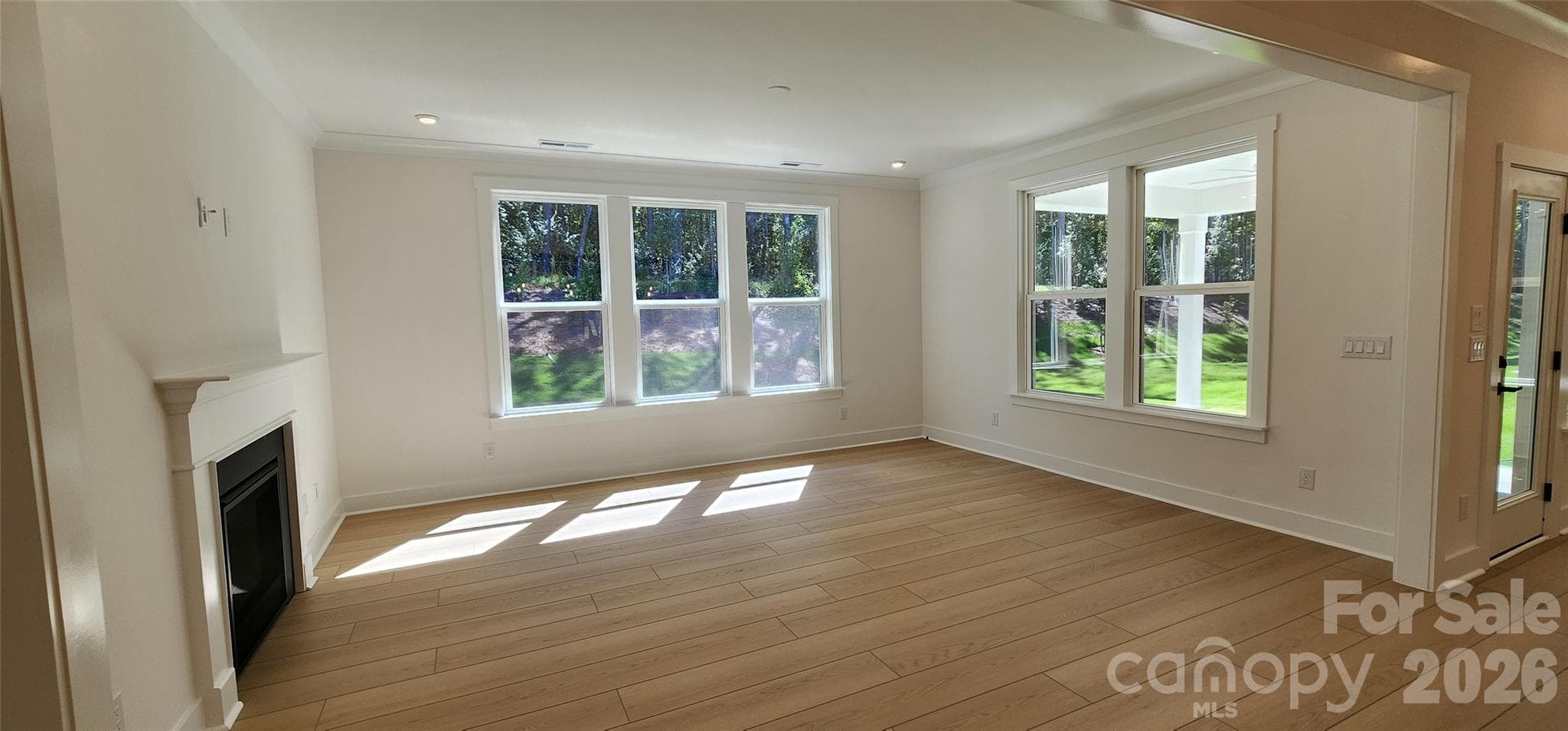 Spacious family room with gas fireplace - 577 Cottage Garden Lane, Belmont