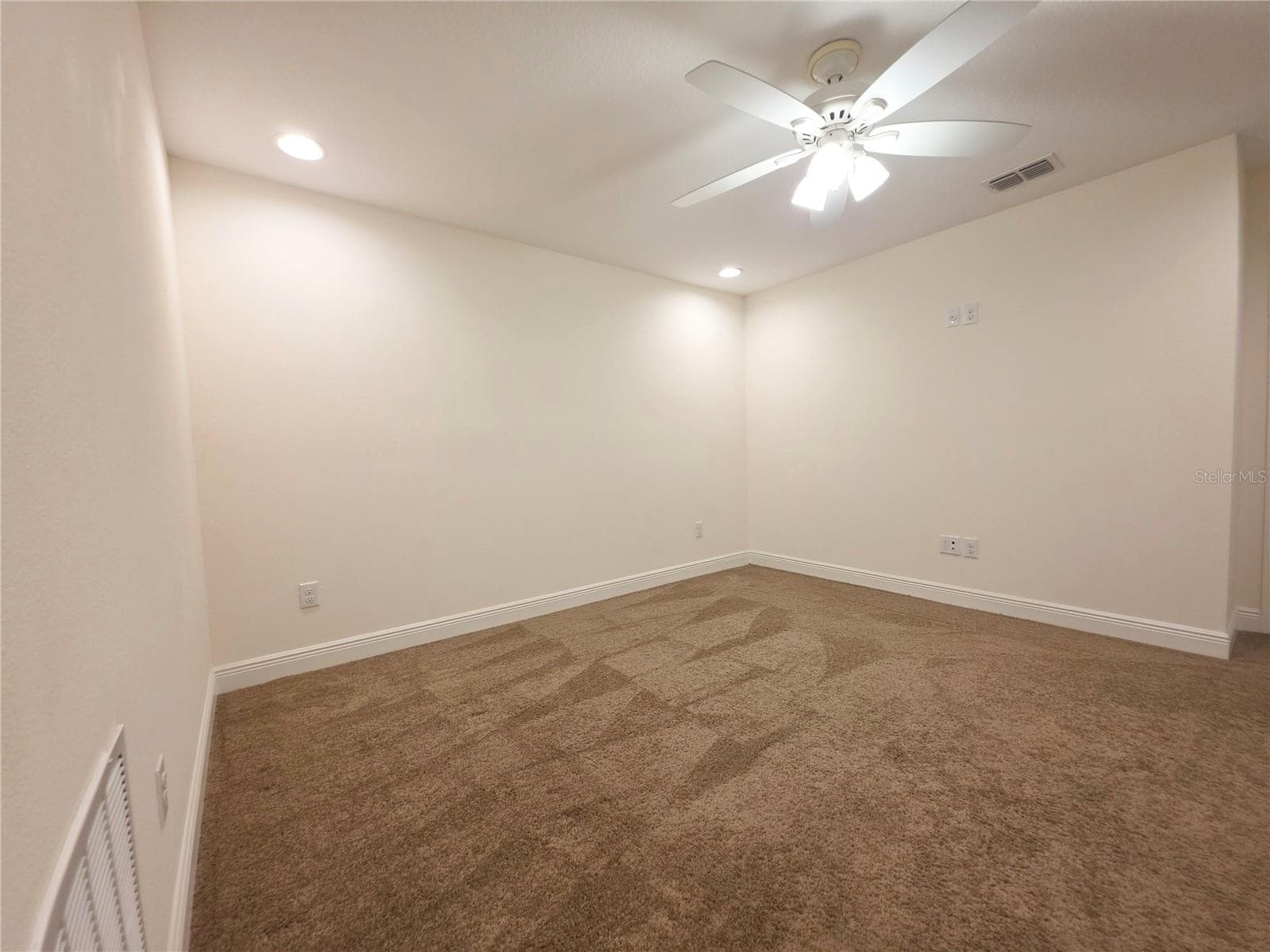 Townhouse at 14243 DAMSELFLY DR, TAMPA, photo 32 of 64