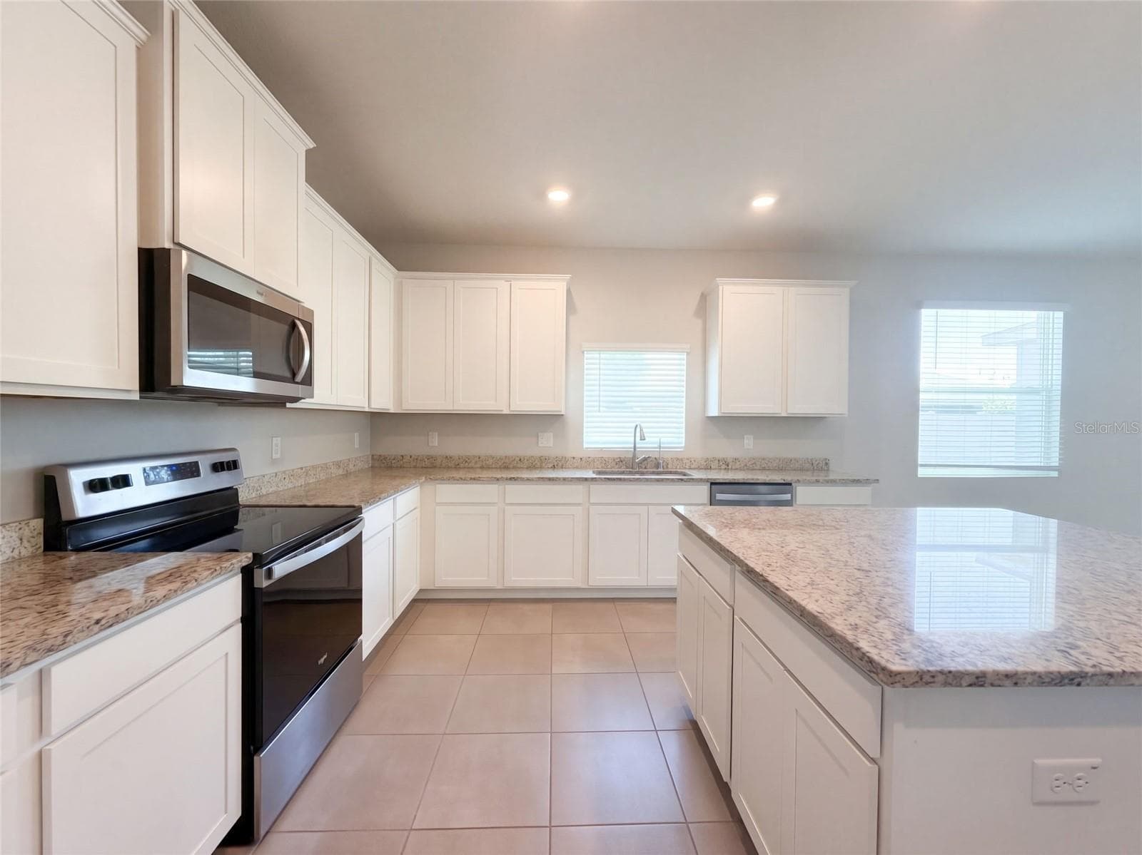 Single Family Residence at 585 BARRIER REEF ST, RUSKIN, photo 9 of 69