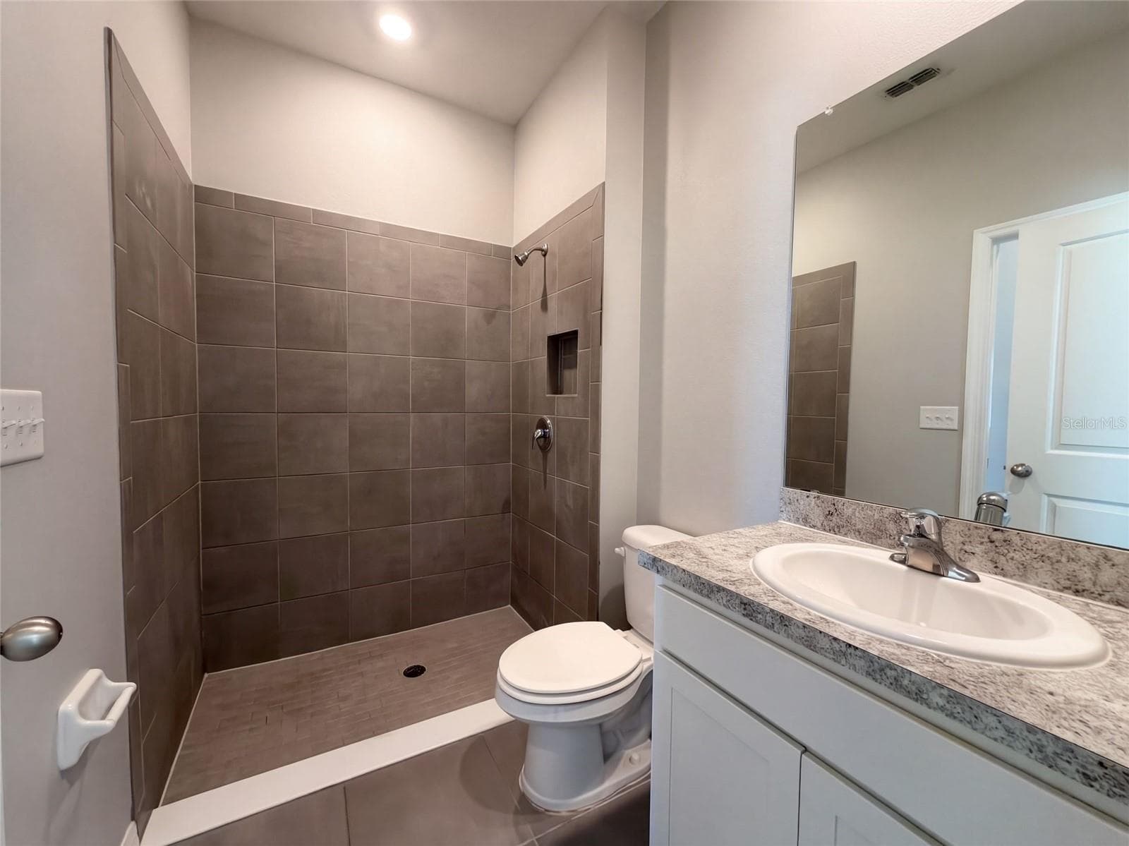 Single Family Residence at 585 BARRIER REEF ST, RUSKIN, photo 34 of 69