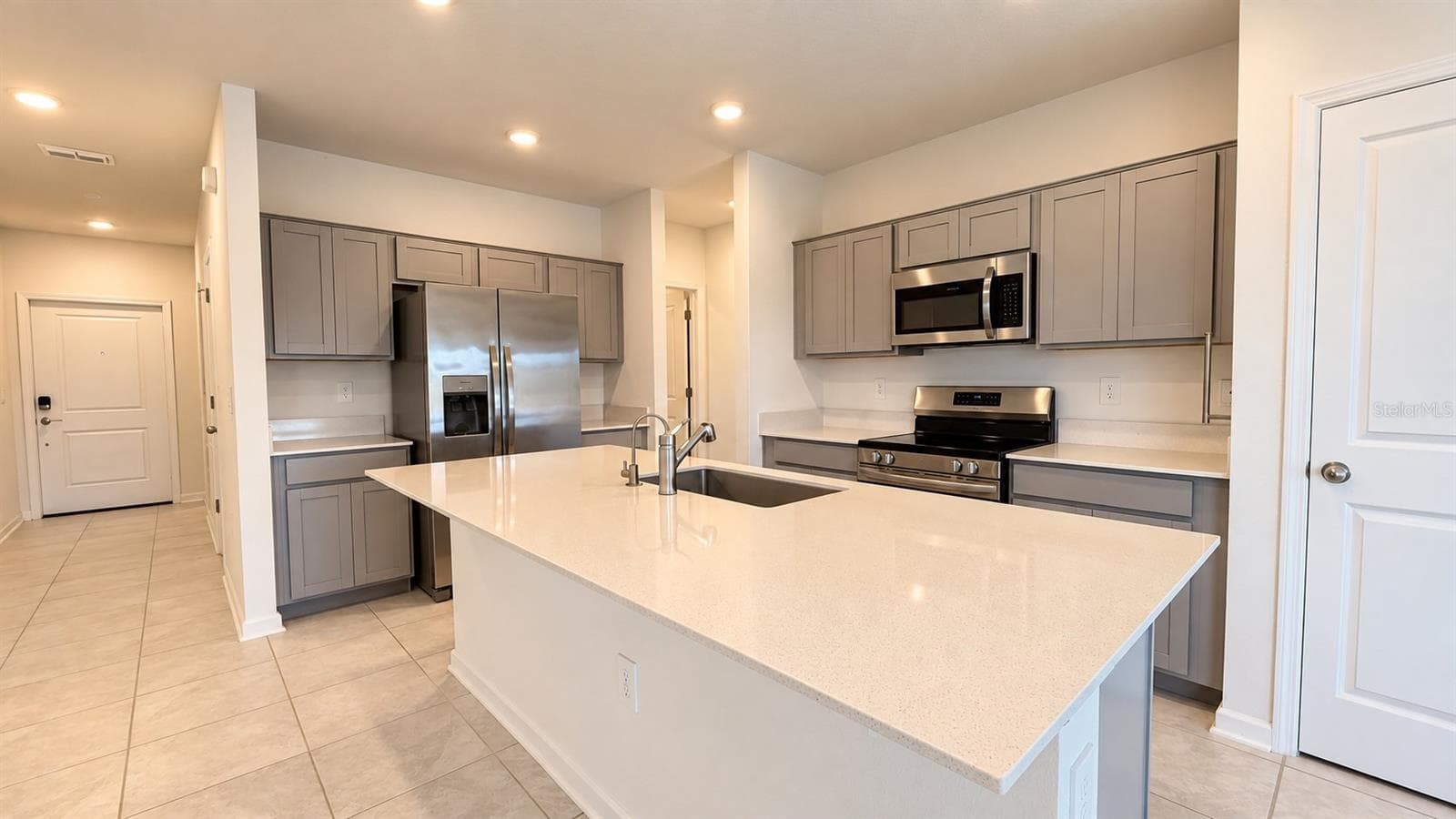 Single Family Residence at 668 REGGIE RD, WINTER HAVEN, photo 8 of 42
