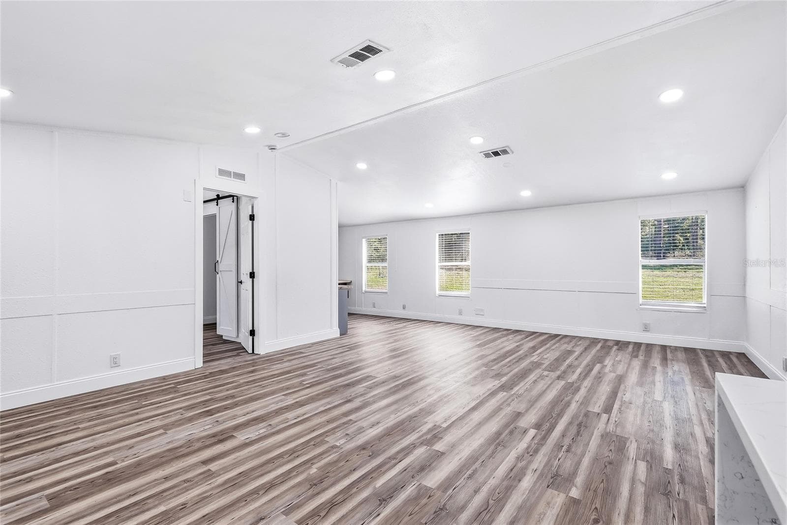 Manufactured Home at 18200 NORMANDEAU ST, SPRING HILL, photo 11 of 51