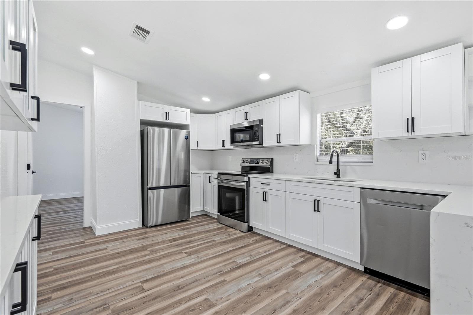 Manufactured Home at 18200 NORMANDEAU ST, SPRING HILL, photo 20 of 51