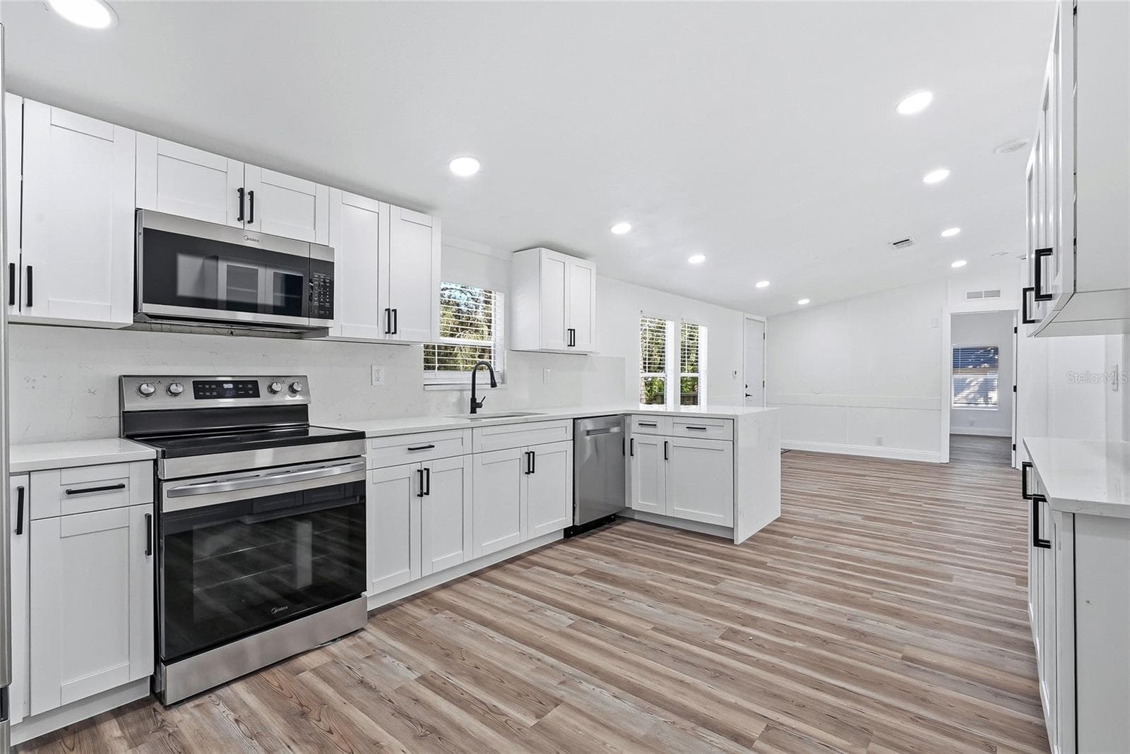 Manufactured Home at 18200 NORMANDEAU ST, SPRING HILL, photo 23 of 51