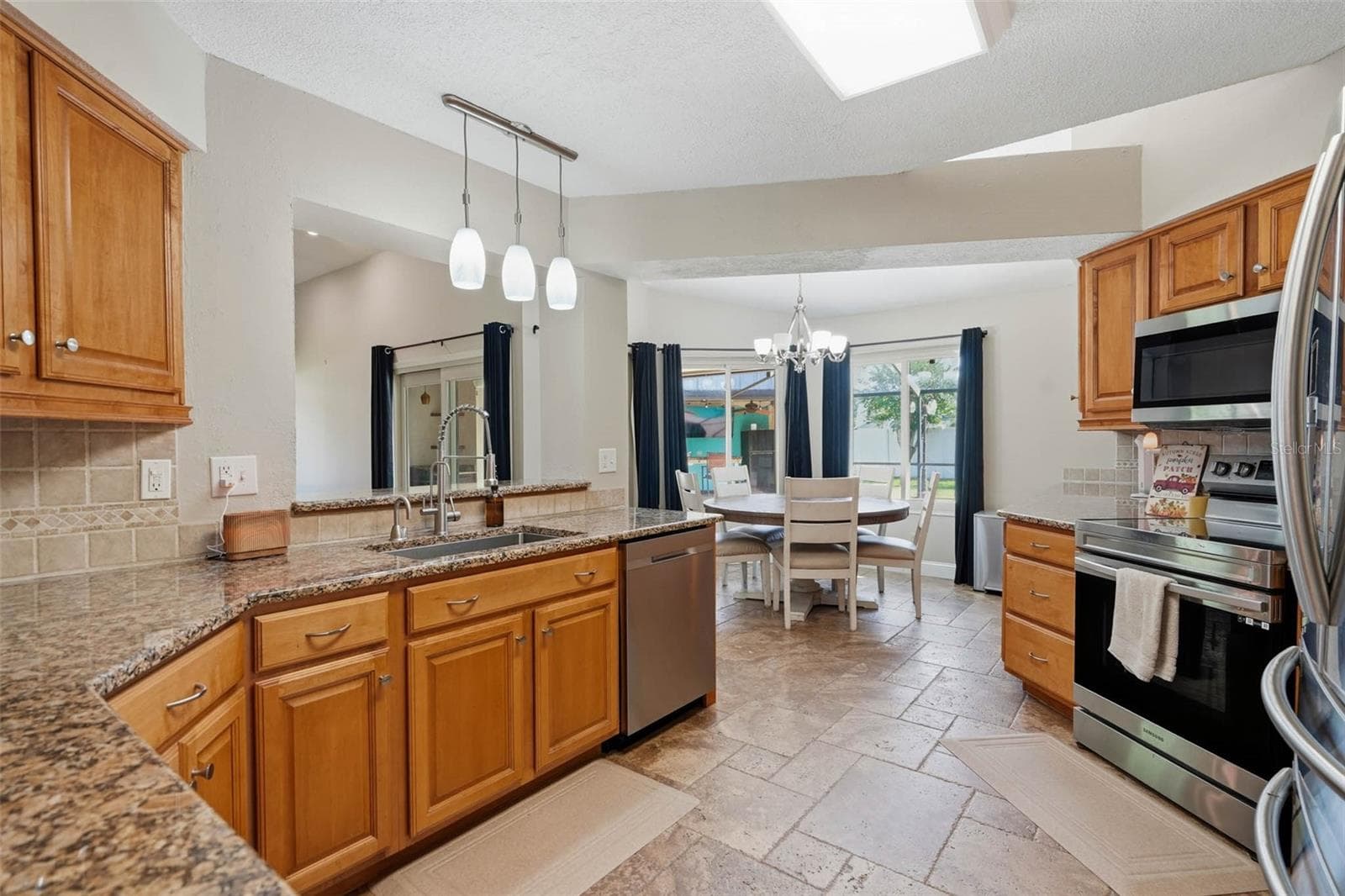 Single Family Residence at 2715 MOCK ORANGE CT, VALRICO, photo 18 of 56