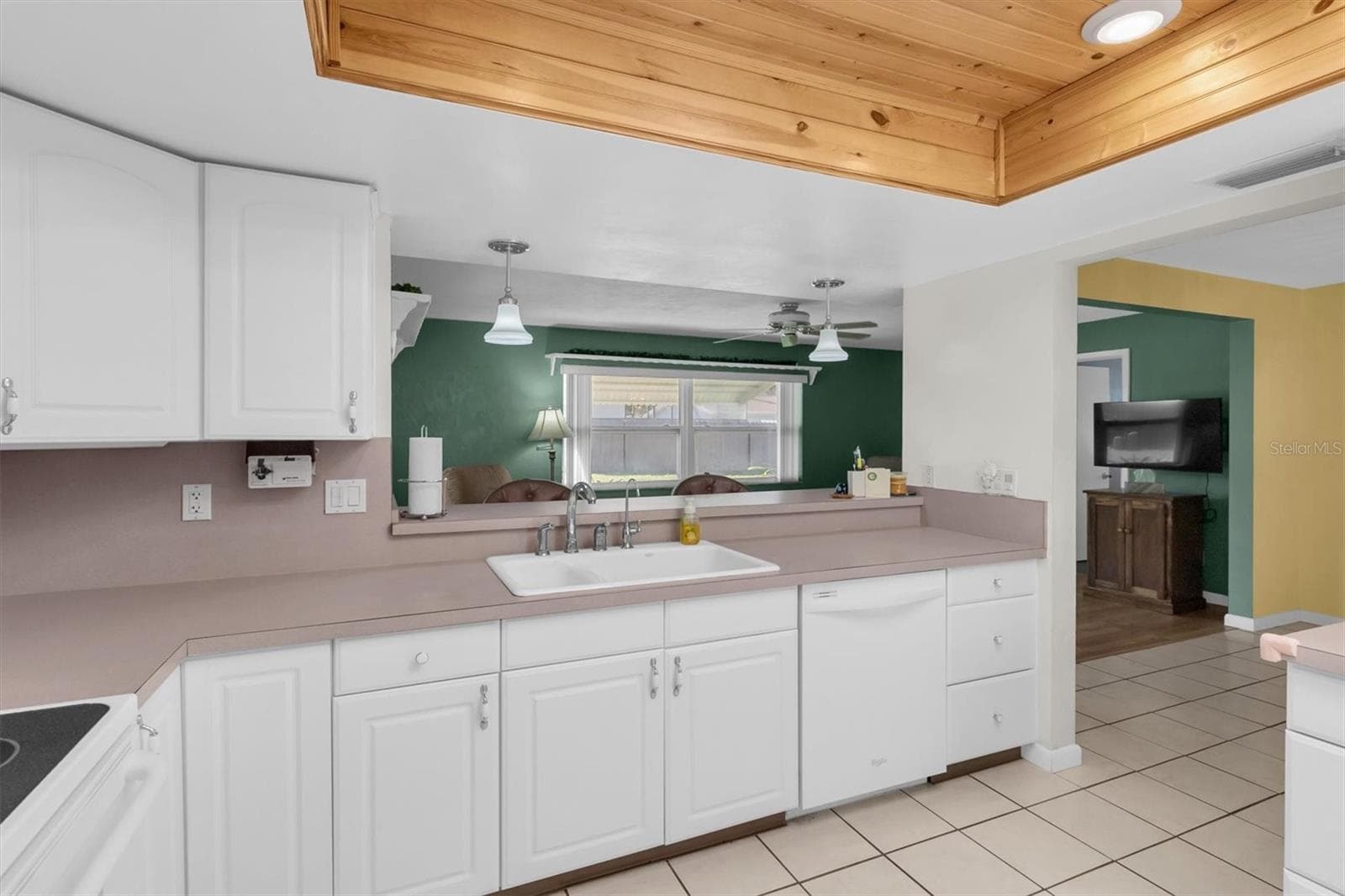 Single Family Residence at 13800 87TH AVE, SEMINOLE, photo 19 of 36