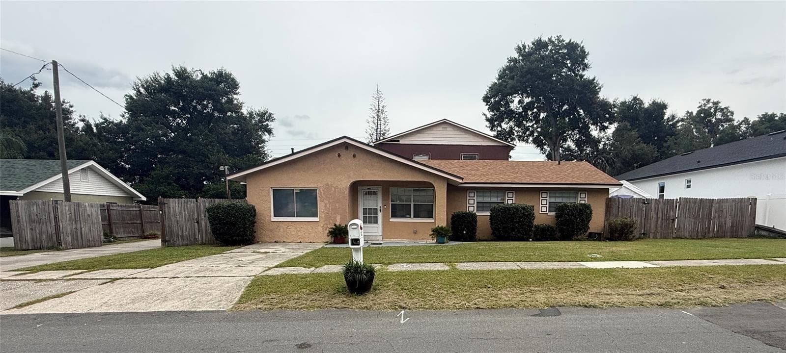 1607 WRIGHT DR
