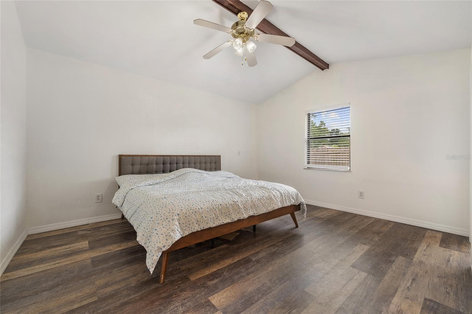 Primary bedroom with ensuite bathroom. - 2040 E TRIANGLE DR, LONGWOOD