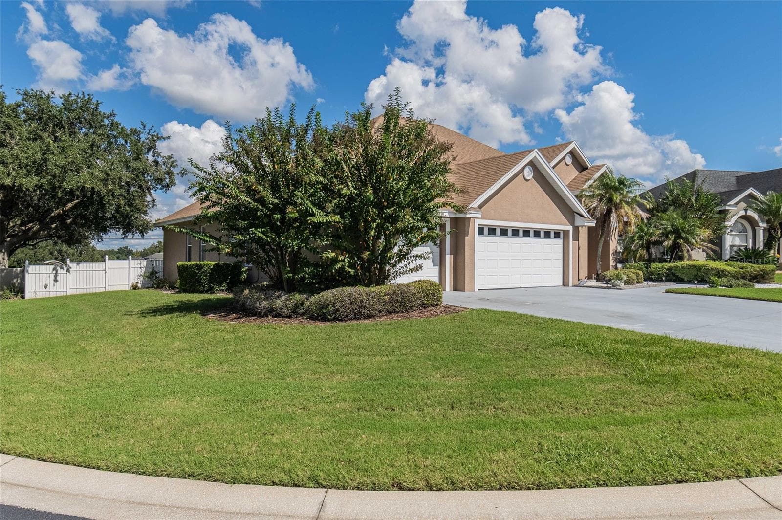 Single Family Residence at 6714 HARTSWORTH DR, LAKELAND, photo 3 of 46