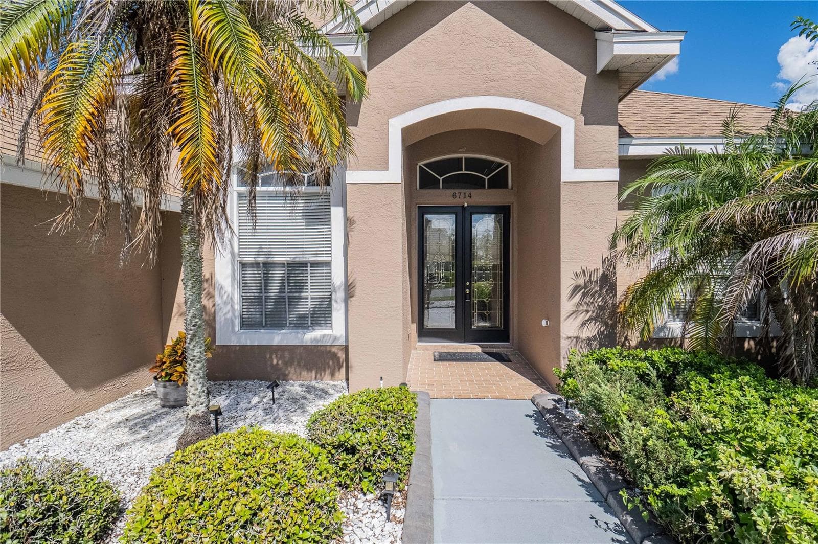 Single Family Residence at 6714 HARTSWORTH DR, LAKELAND, photo 4 of 46