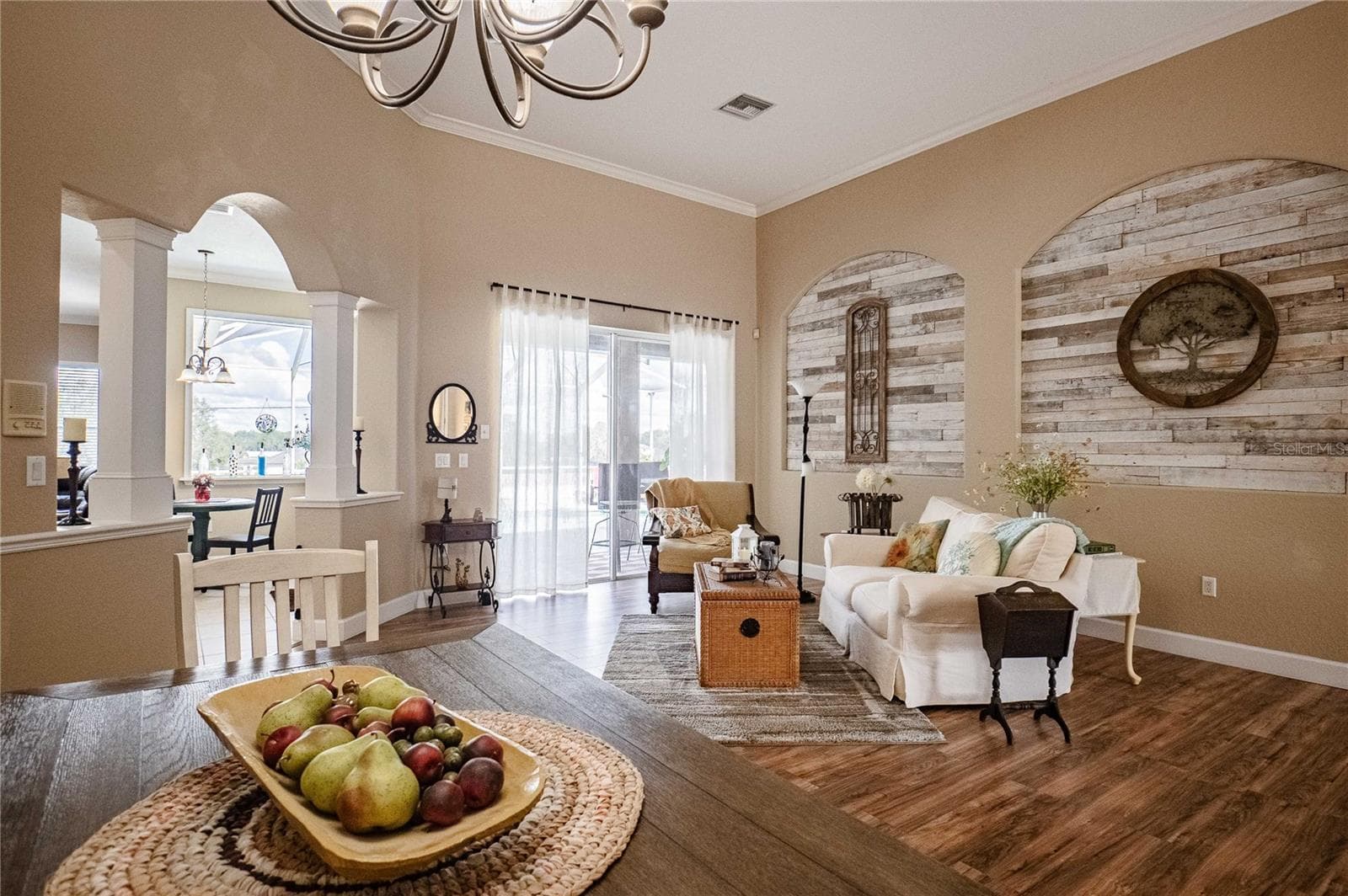 Single Family Residence at 6714 HARTSWORTH DR, LAKELAND, photo 8 of 46
