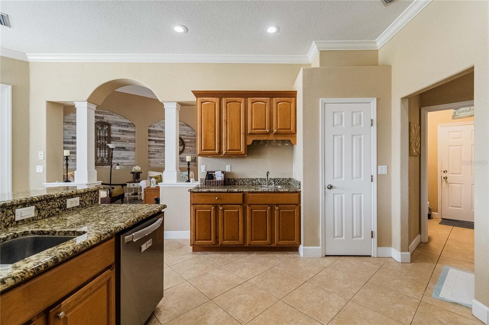 Single Family Residence at 6714 HARTSWORTH DR, LAKELAND, photo 17 of 46