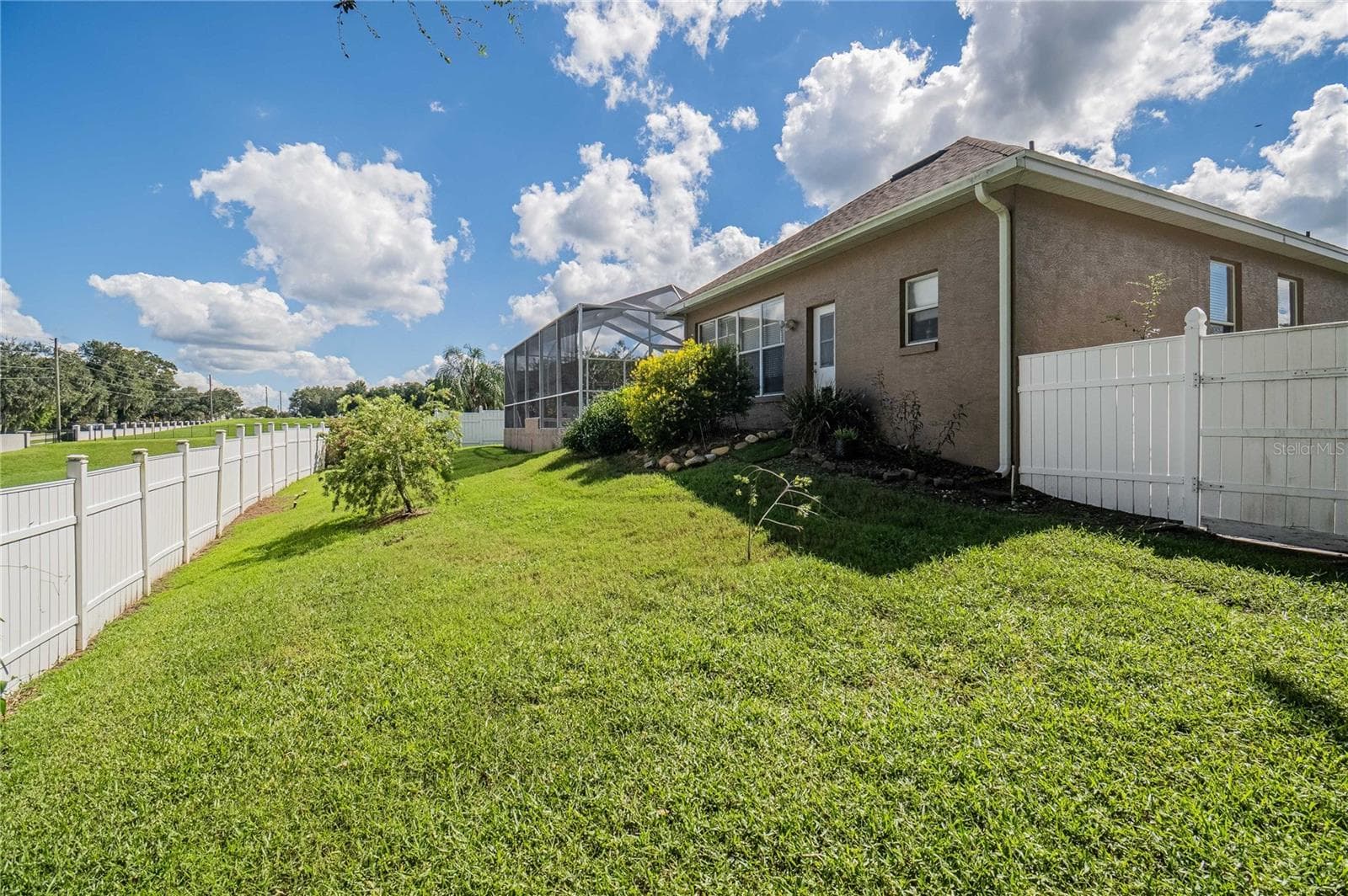 Single Family Residence at 6714 HARTSWORTH DR, LAKELAND, photo 42 of 46