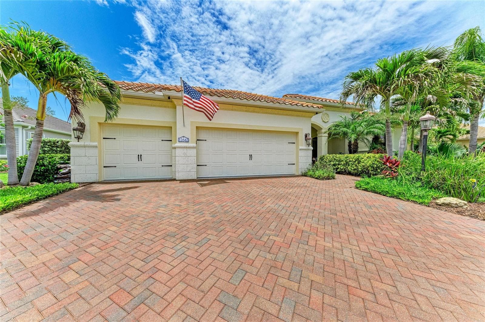 Front of home - 12642 HARNEY ST, VENICE