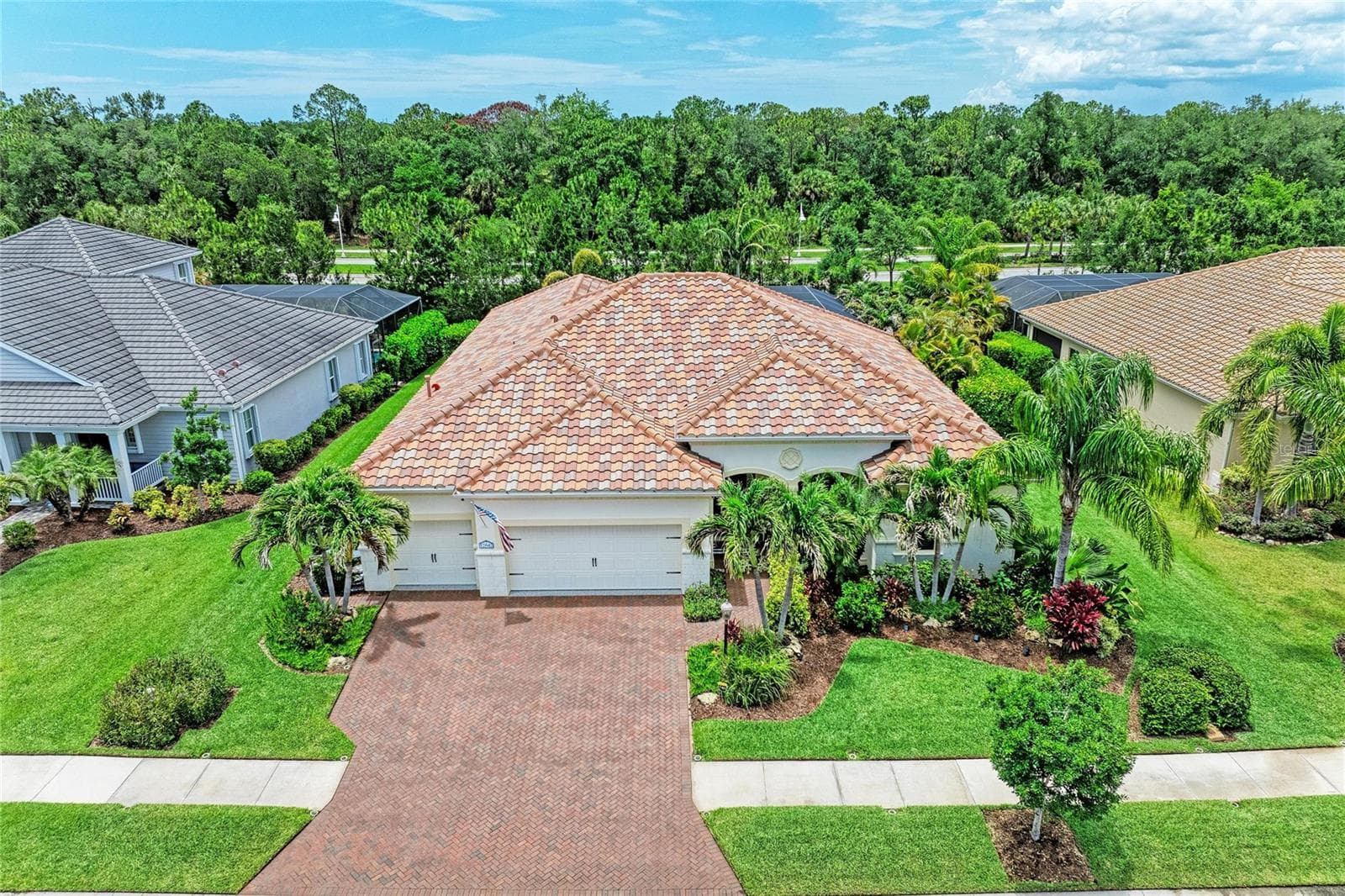 Front of home - 12642 HARNEY ST, VENICE
