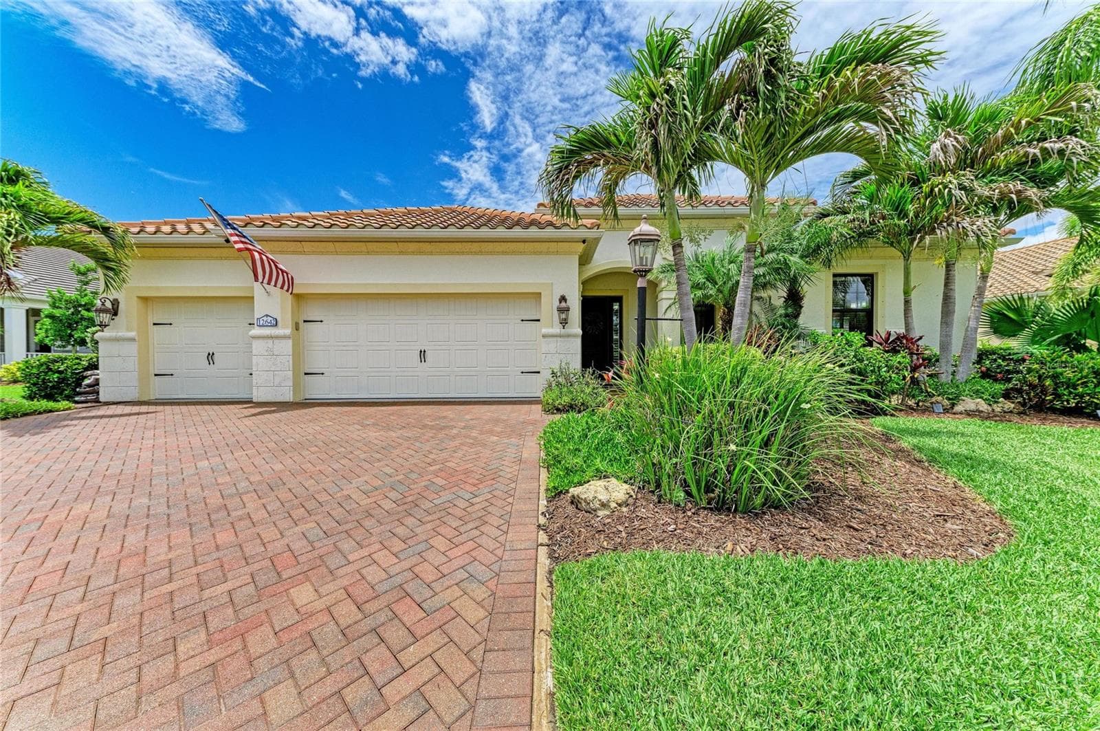 Front of home - 12642 HARNEY ST, VENICE