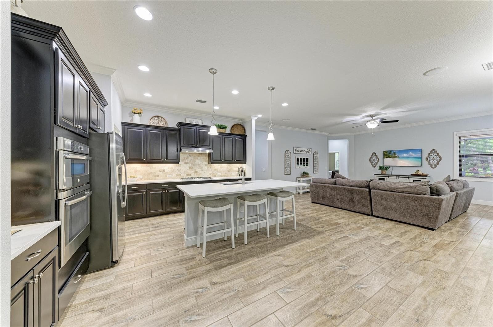 UPDATED KITCHEN - 12642 HARNEY ST, VENICE