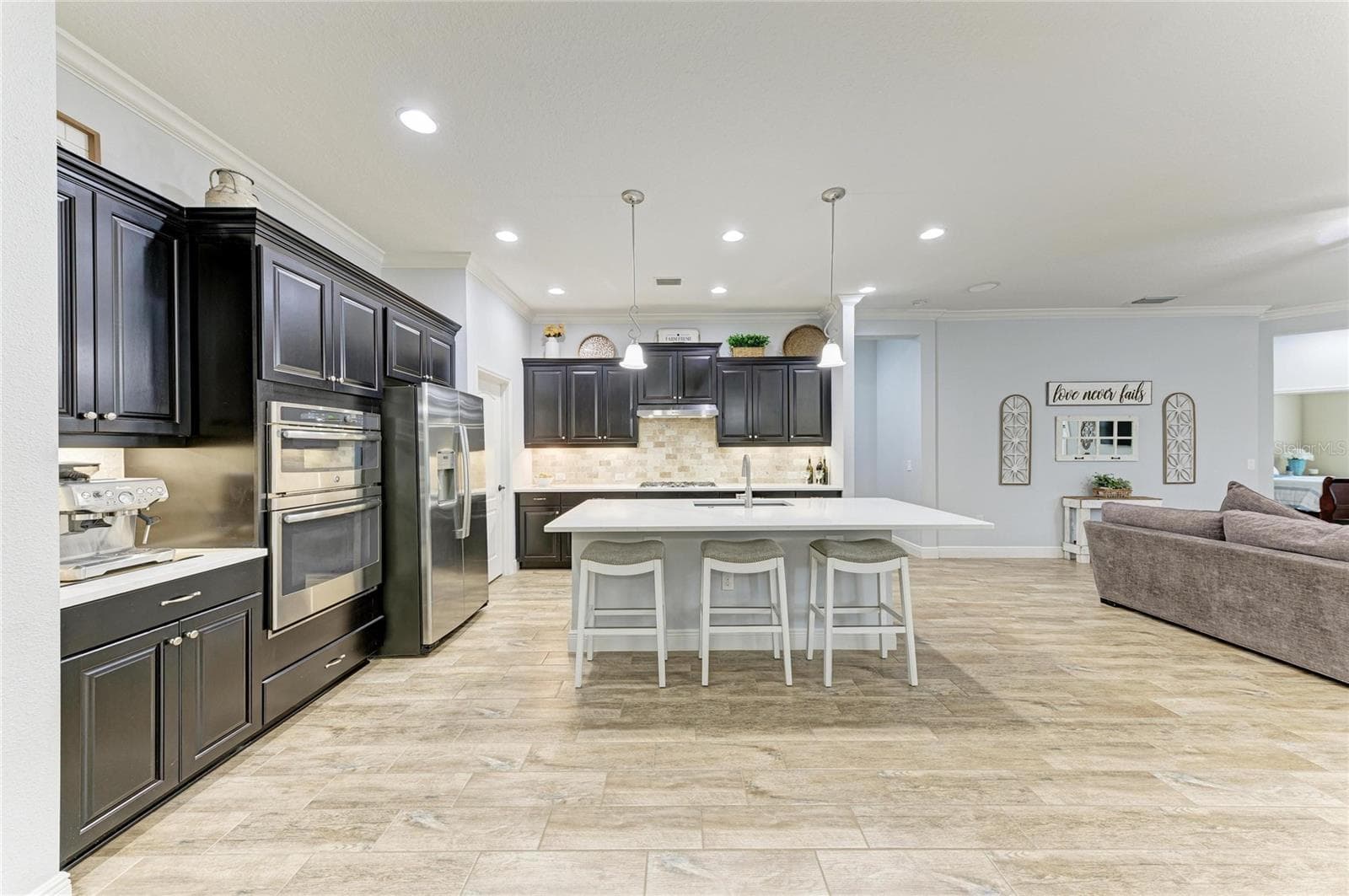 UPDATED KITCHEN - 12642 HARNEY ST, VENICE
