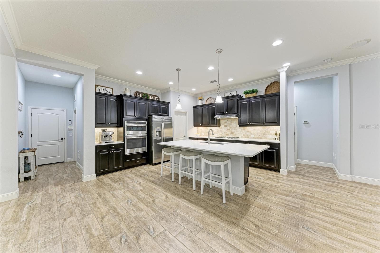 UPDATED KITCHEN - 12642 HARNEY ST, VENICE