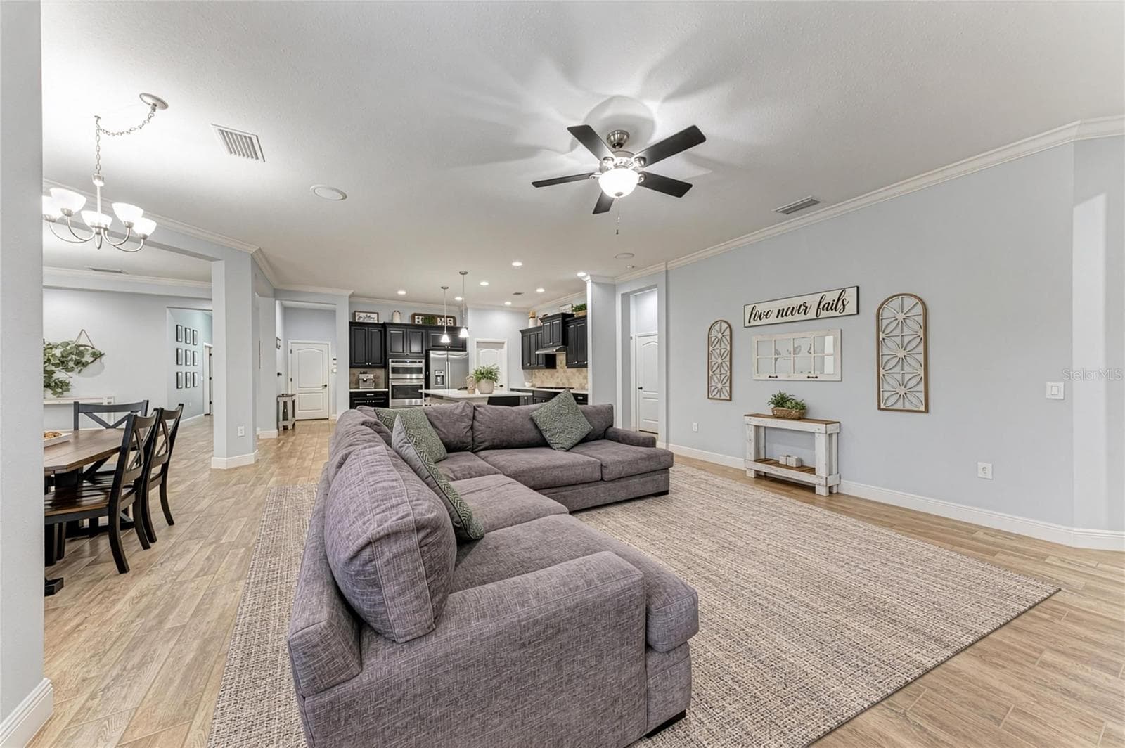 Single Family Residence at 12642 HARNEY ST, VENICE, photo 27 of 95