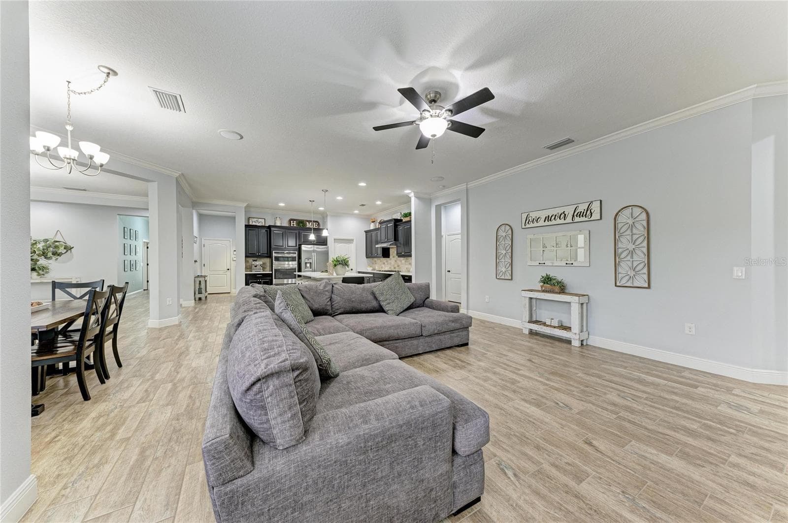 Single Family Residence at 12642 HARNEY ST, VENICE, photo 31 of 95