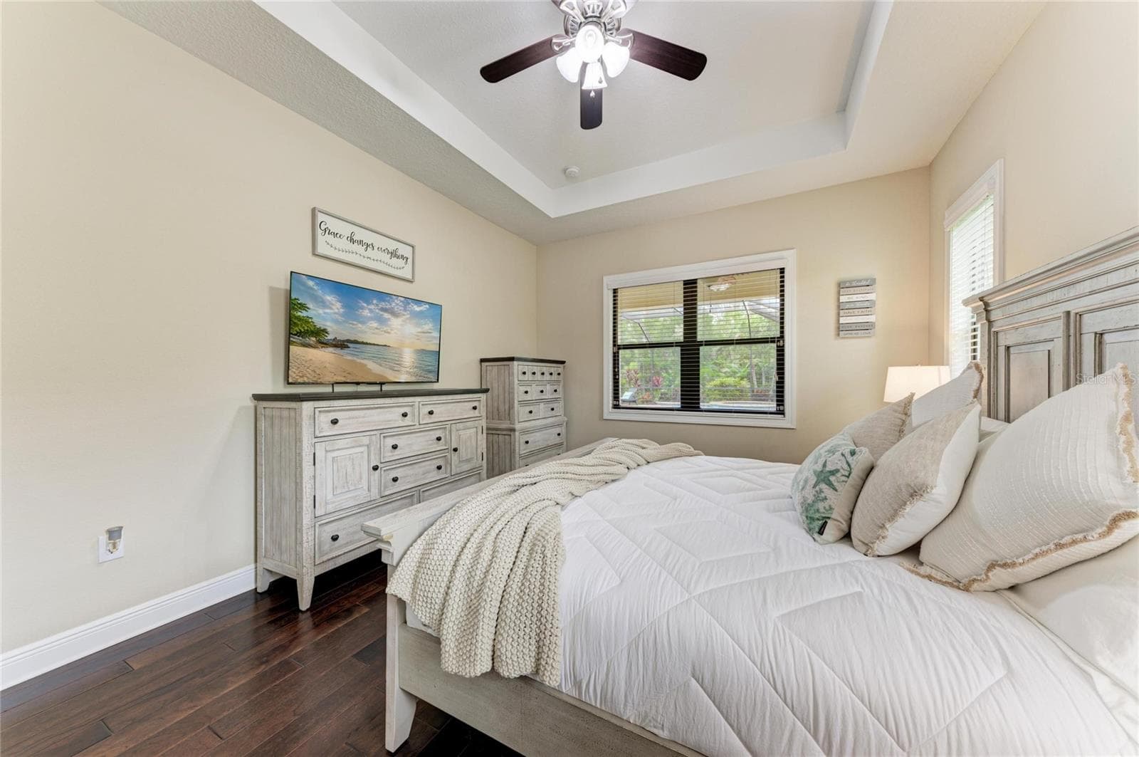 Master Bedroom - 12642 HARNEY ST, VENICE