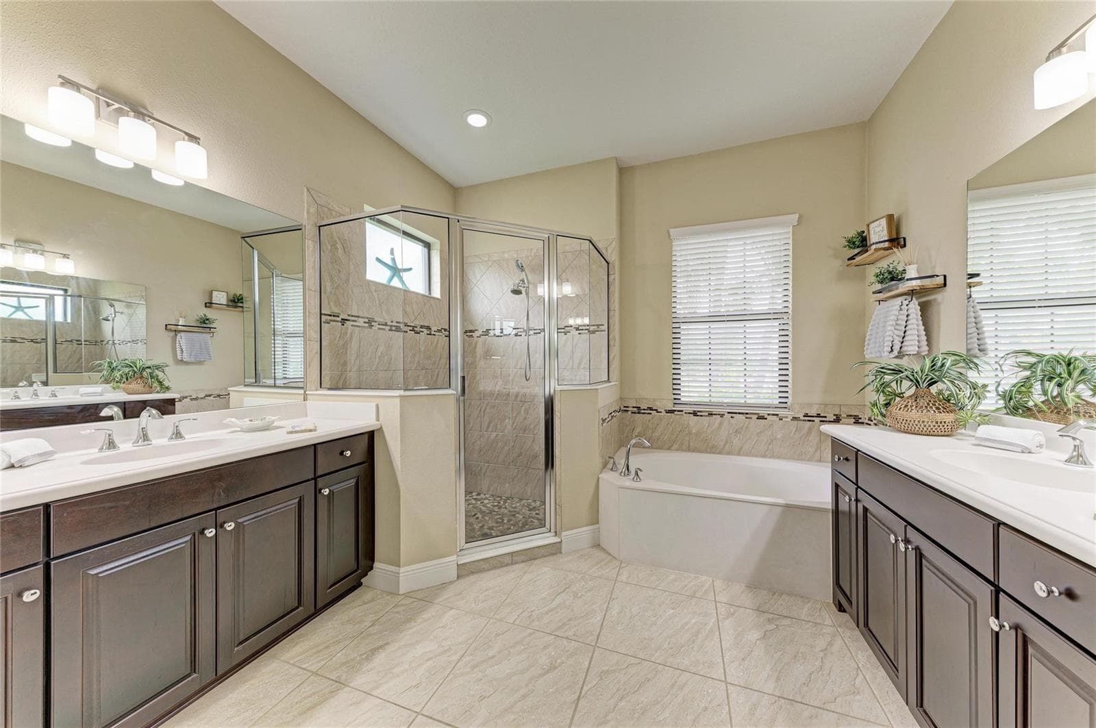 Master Bathroom - 12642 HARNEY ST, VENICE