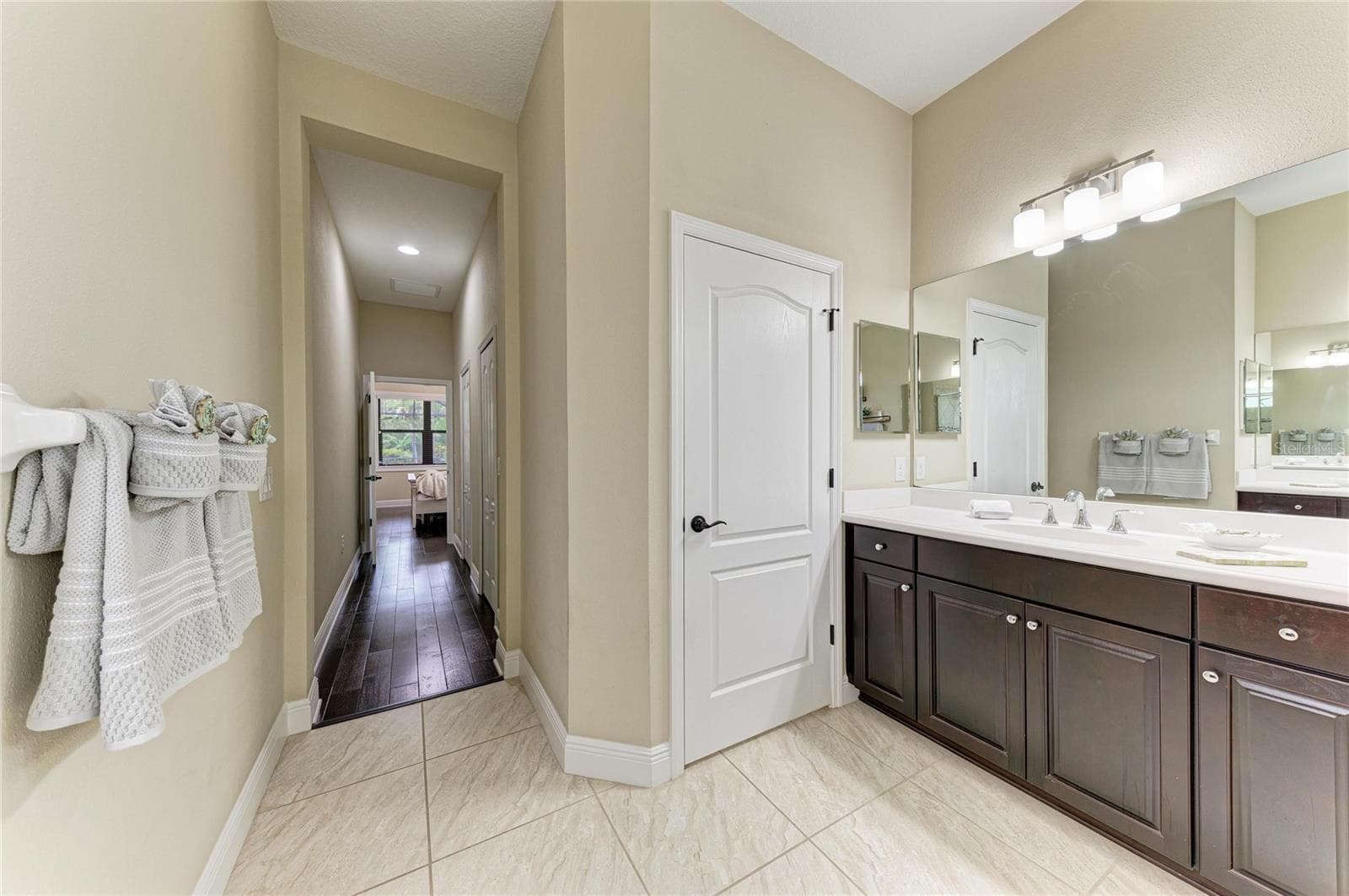 Master Bathroom - 12642 HARNEY ST, VENICE