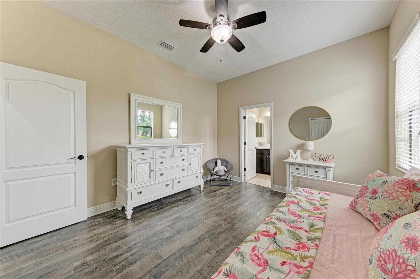 Guest Bedroom with En suite bathroom - 12642 HARNEY ST, VENICE