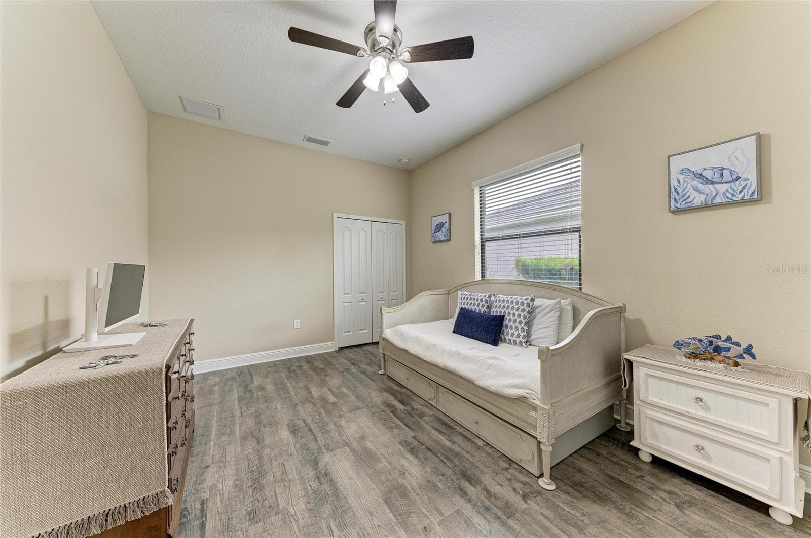 Bedroom with two closets - 12642 HARNEY ST, VENICE