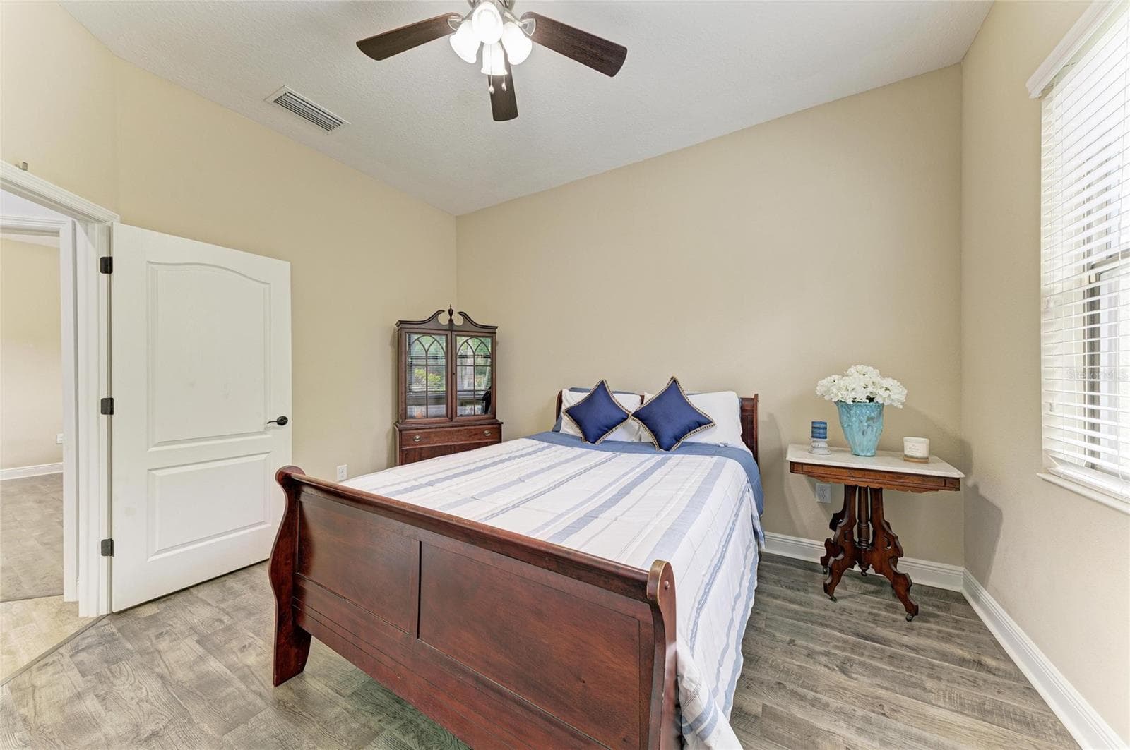 Single Family Residence at 12642 HARNEY ST, VENICE, photo 50 of 95