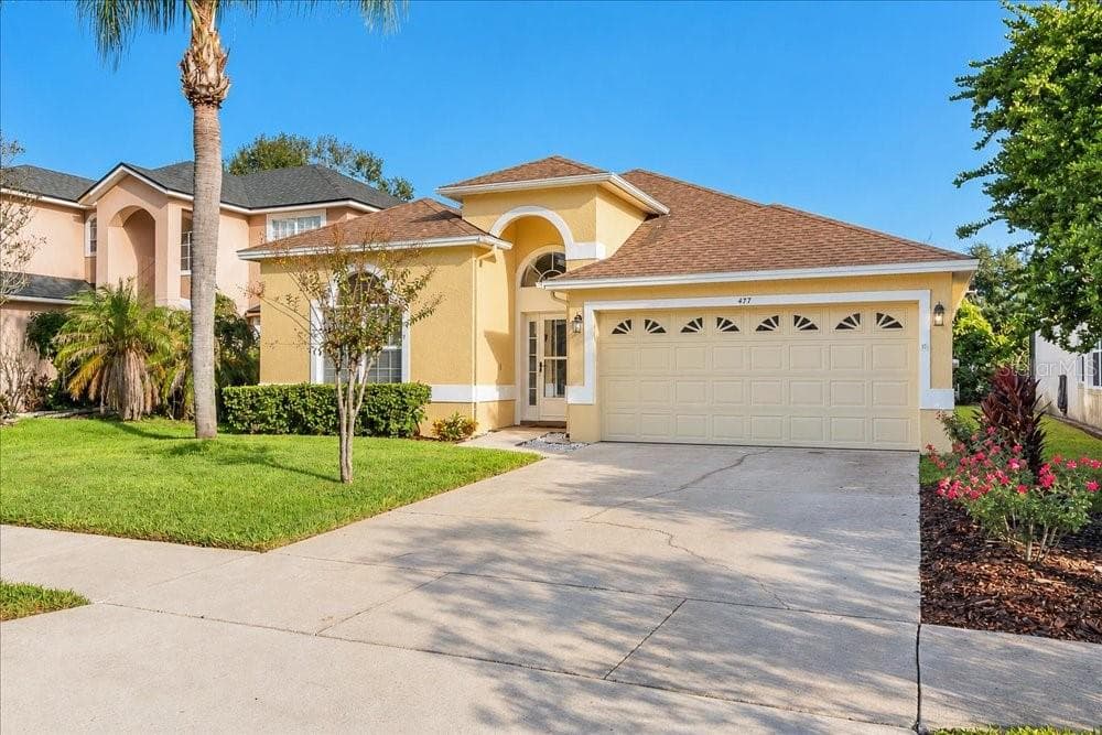 inviting and ready to move into! - 477 LAKEPARK TRL, OVIEDO