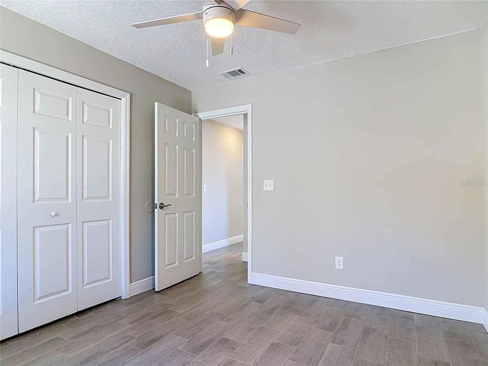 Bedroom 2. Back guest bedroom. - 3025 FOXBORO CIR, DELTONA