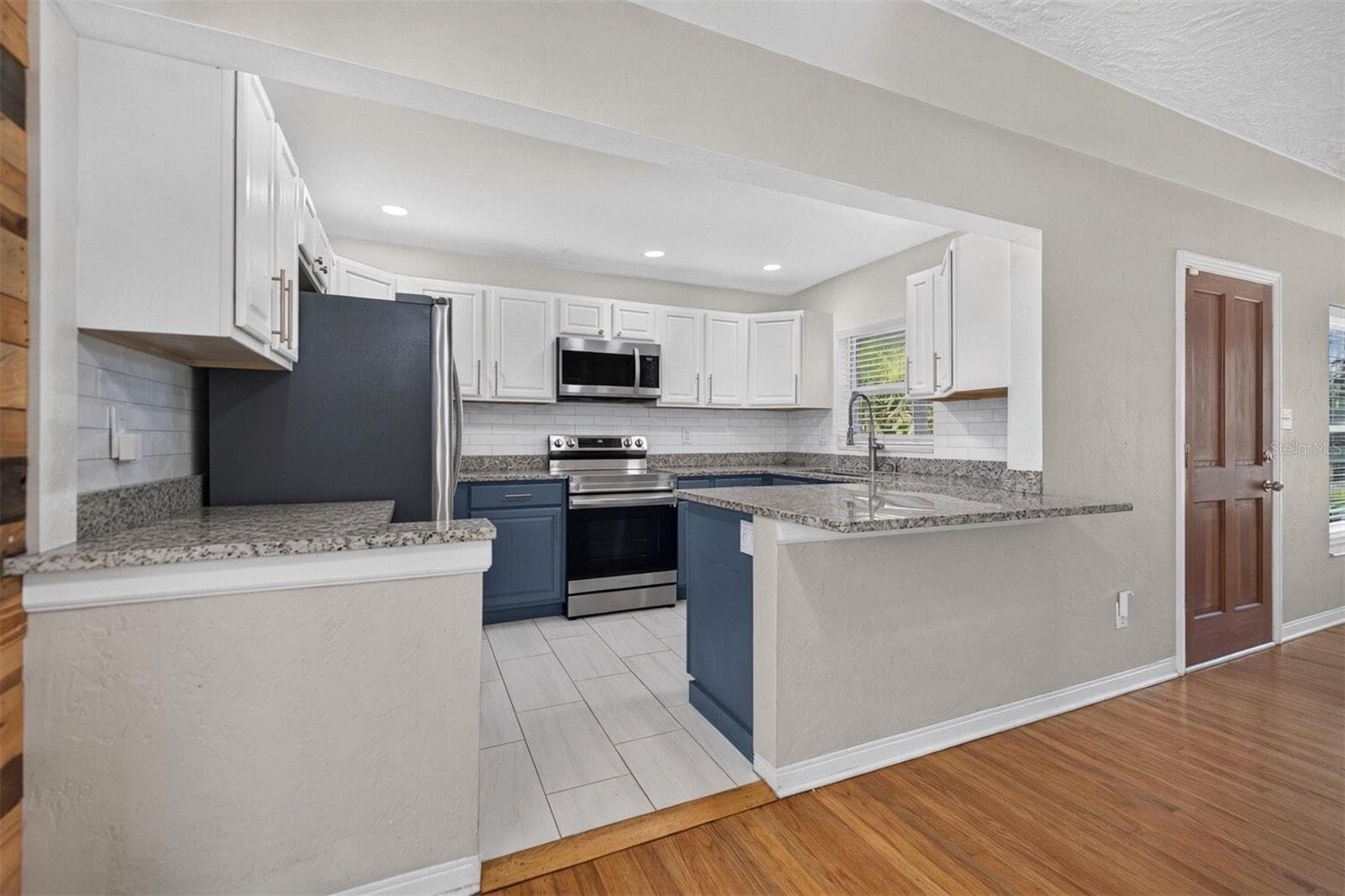 Single Family Residence at 7116 DATE PALM AVE S, ST PETERSBURG, photo 5 of 29