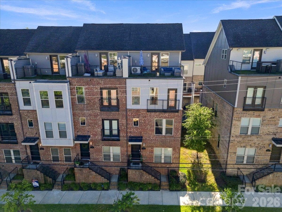 Townhouse at 12107 Brooklyn Avenue, Charlotte, photo 5 of 37