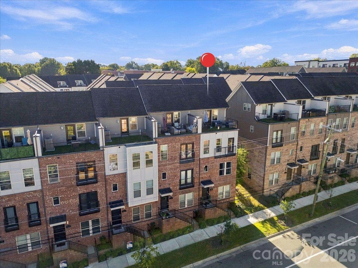 Townhouse at 12107 Brooklyn Avenue, Charlotte, photo 6 of 37