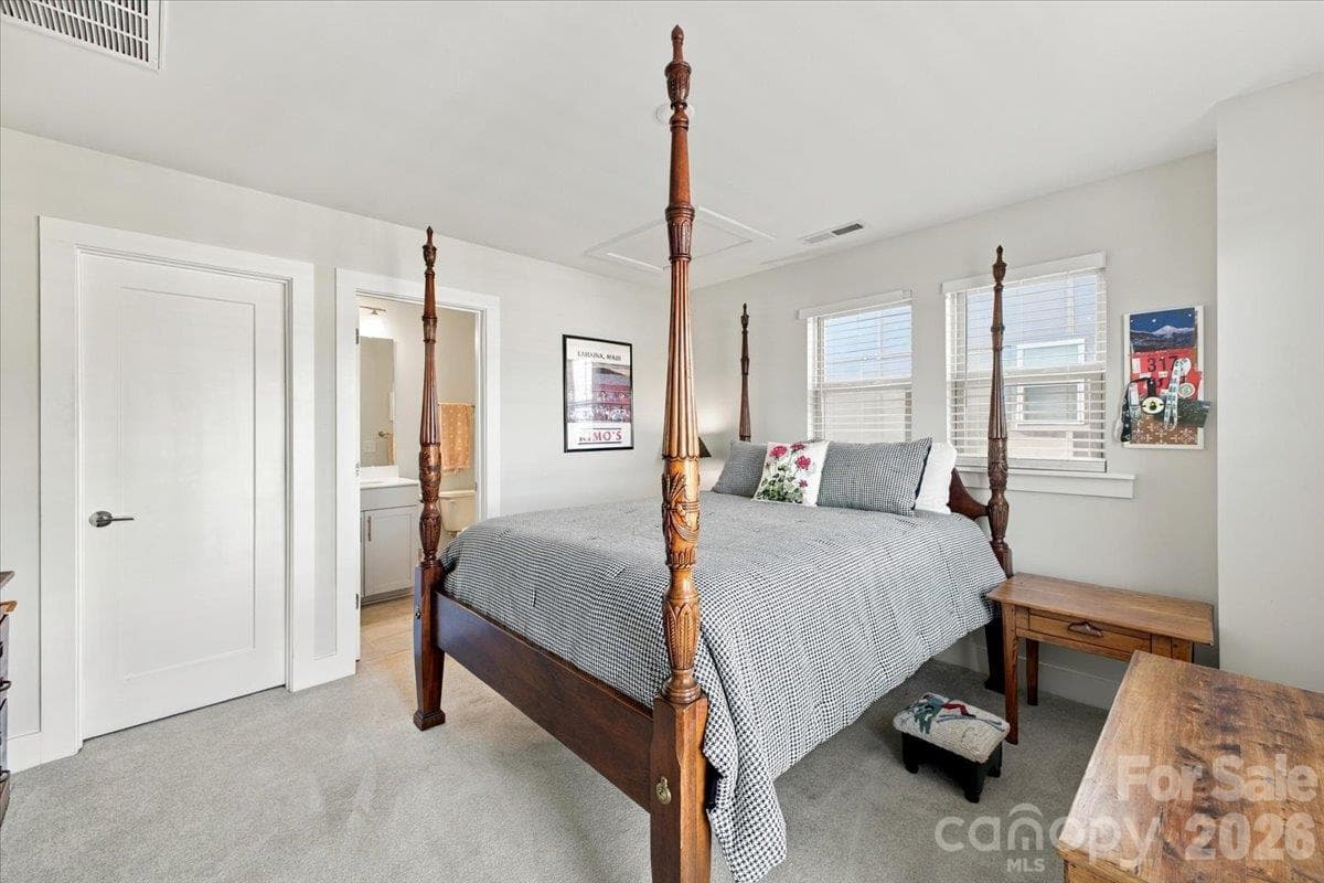 Top Floor Bedroom / Flex Space - 12107 Brooklyn Avenue, Charlotte
