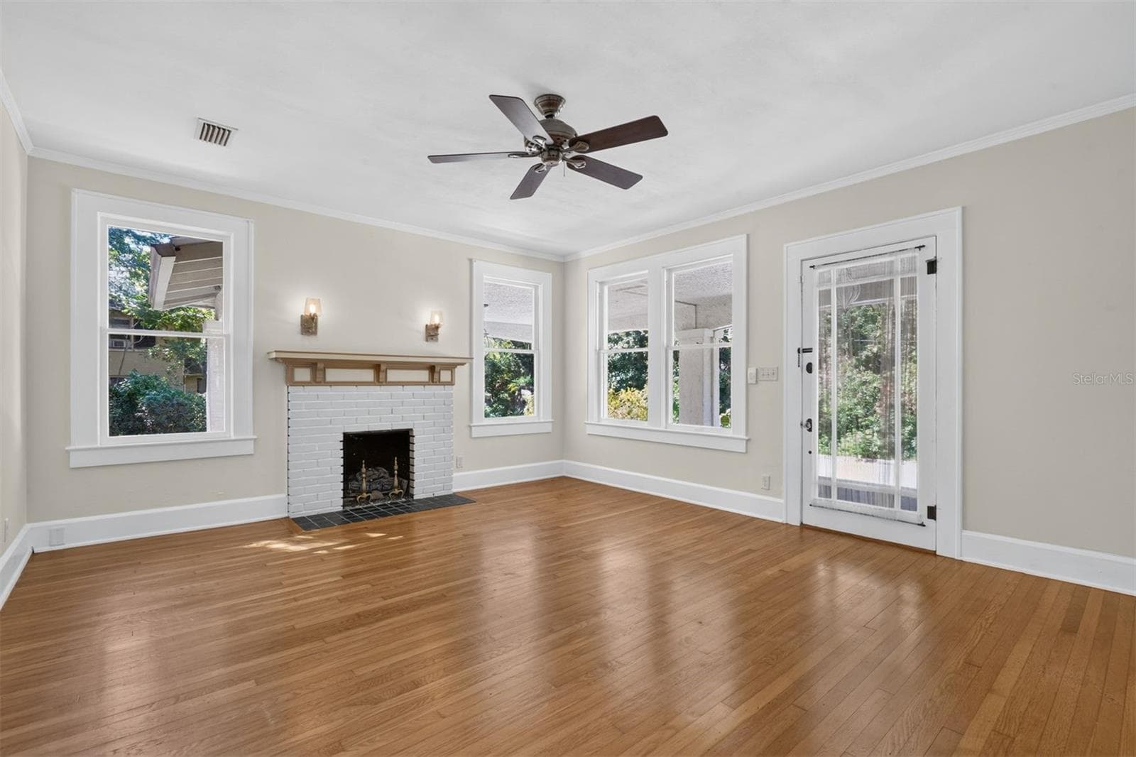 Single Family Residence at 421 NE BOULEVARD, GAINESVILLE, photo 5 of 42