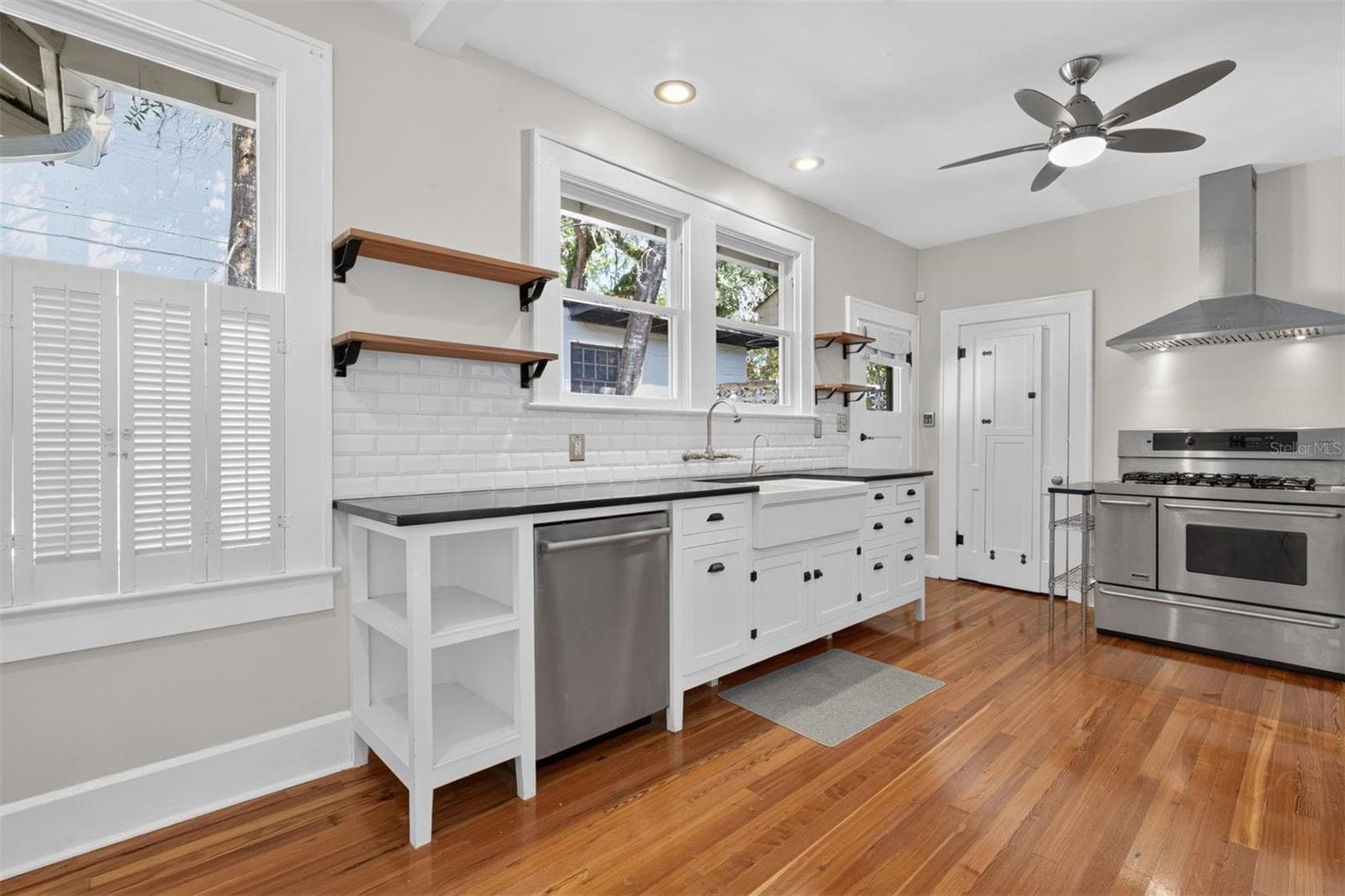 Single Family Residence at 421 NE BOULEVARD, GAINESVILLE, photo 12 of 42