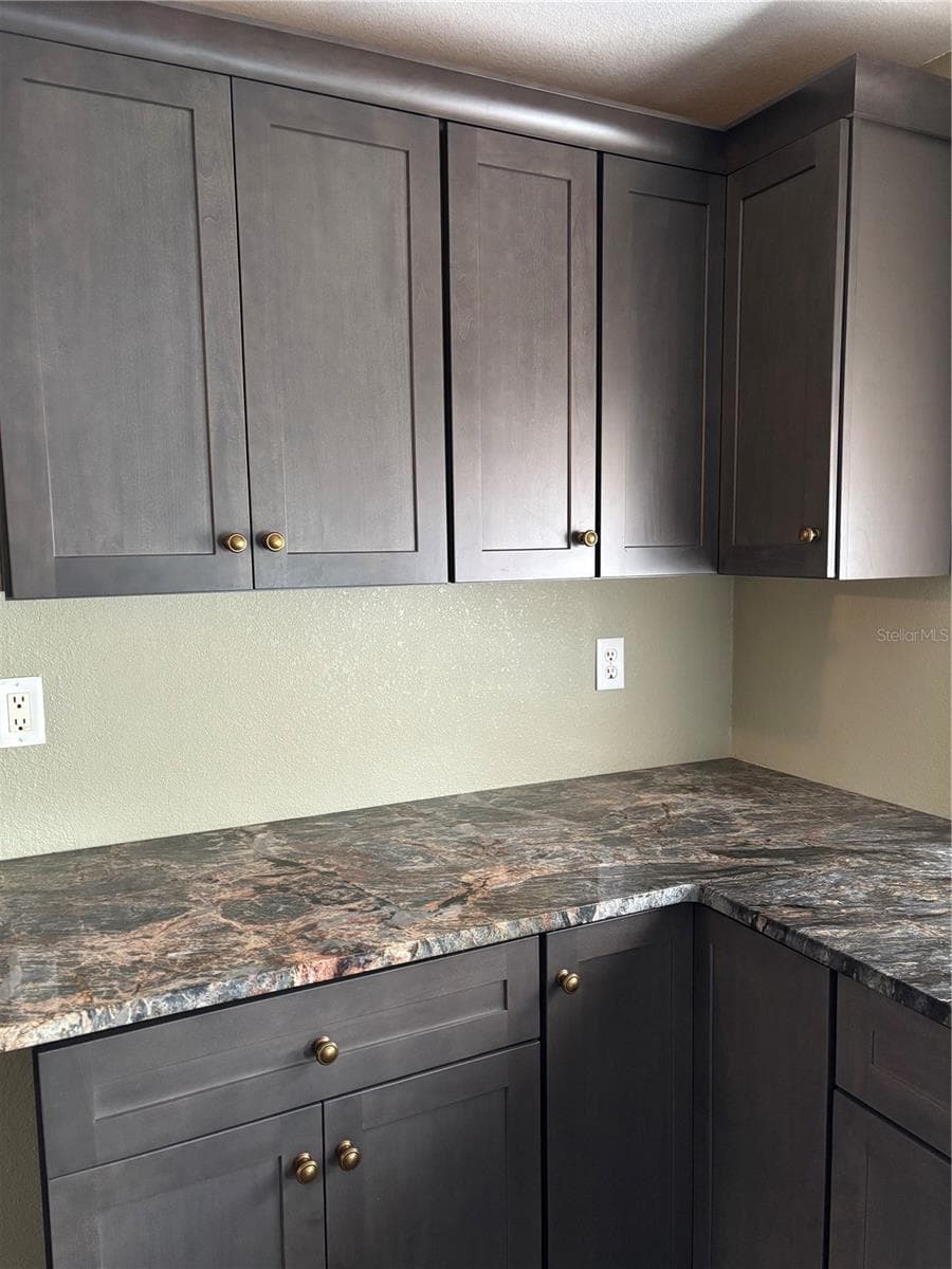 Single Family Residence at 6211 WAYCROSS DR, SPRING HILL, photo 11 of 39