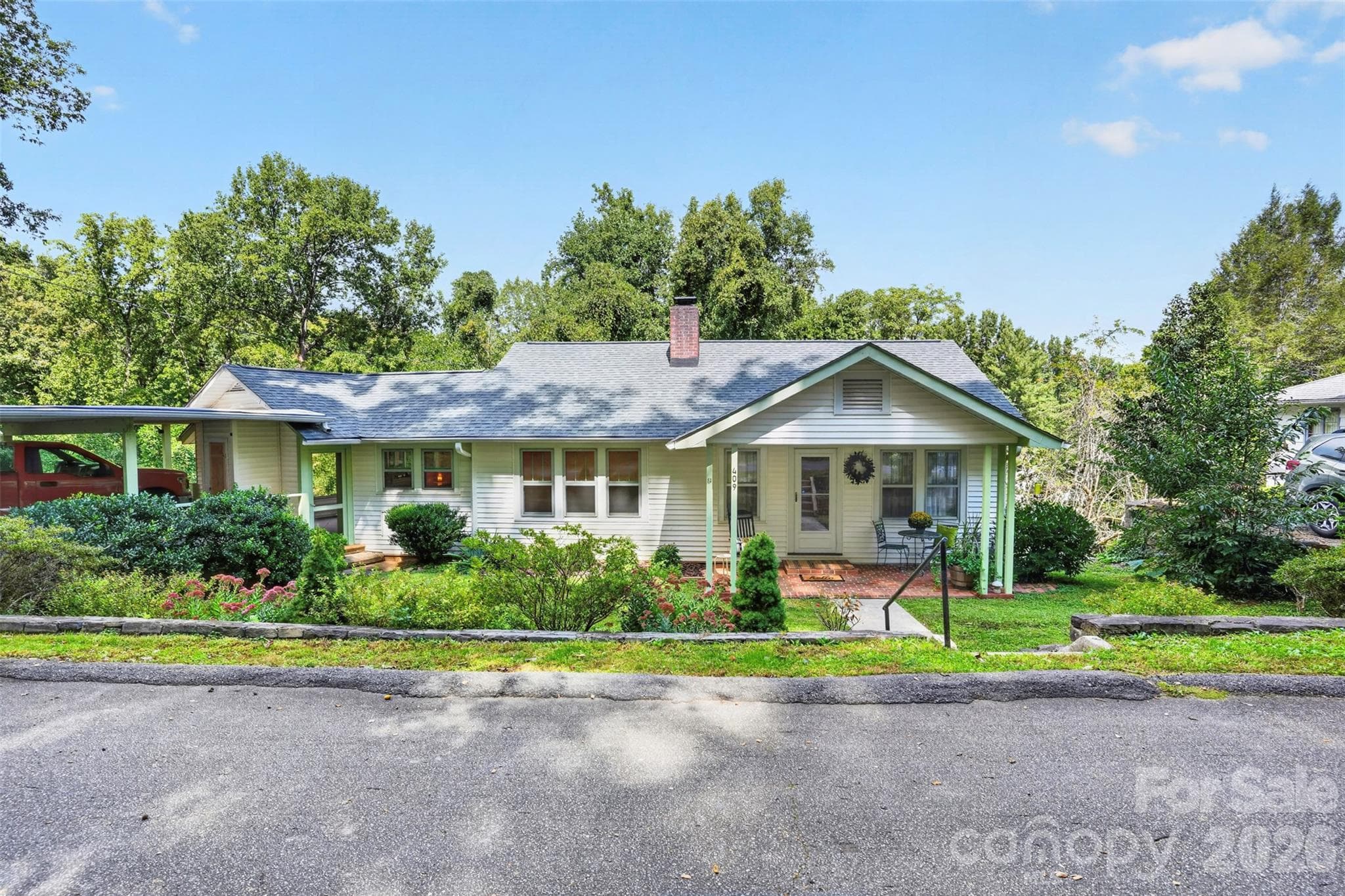 409 Lockhart Road