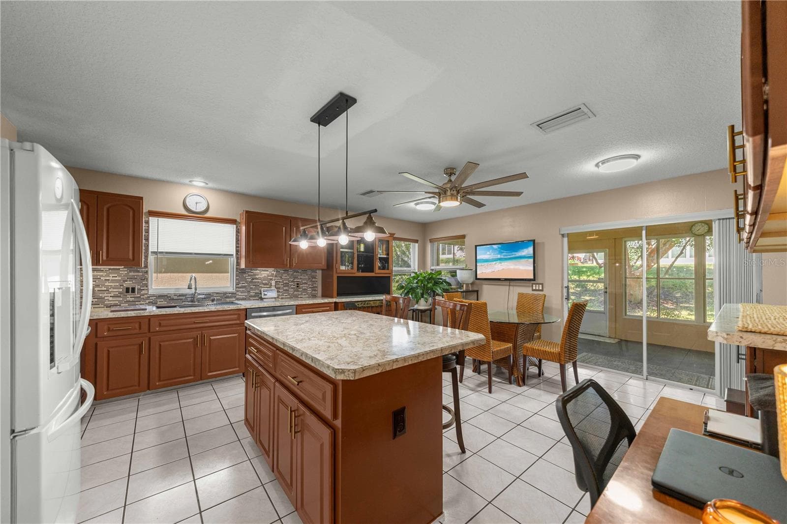 Single Family Residence at 4165 N STEWART WAY, BEVERLY HILLS, photo 2 of 40
