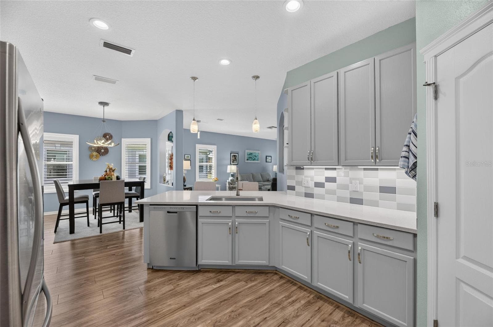 Villa at 6817 SURREY OAK DR, APOLLO BEACH, photo 11 of 55