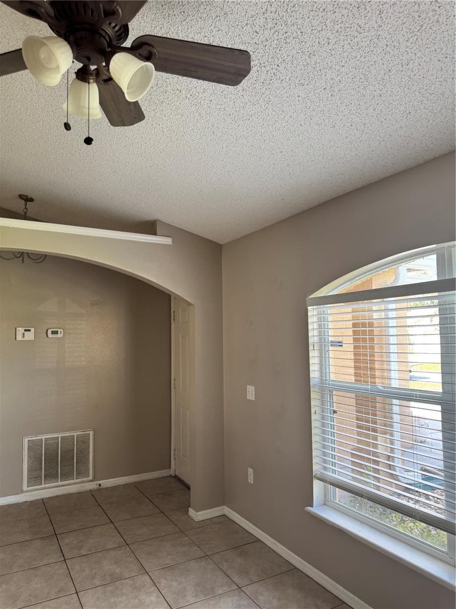 Single Family Residence at 317 CHELMSFORD CT, KISSIMMEE, photo 2 of 24