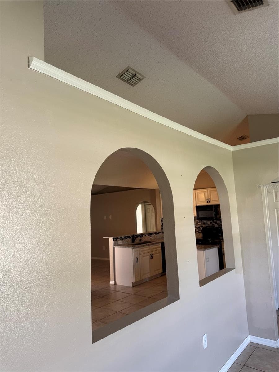 Single Family Residence at 317 CHELMSFORD CT, KISSIMMEE, photo 3 of 24