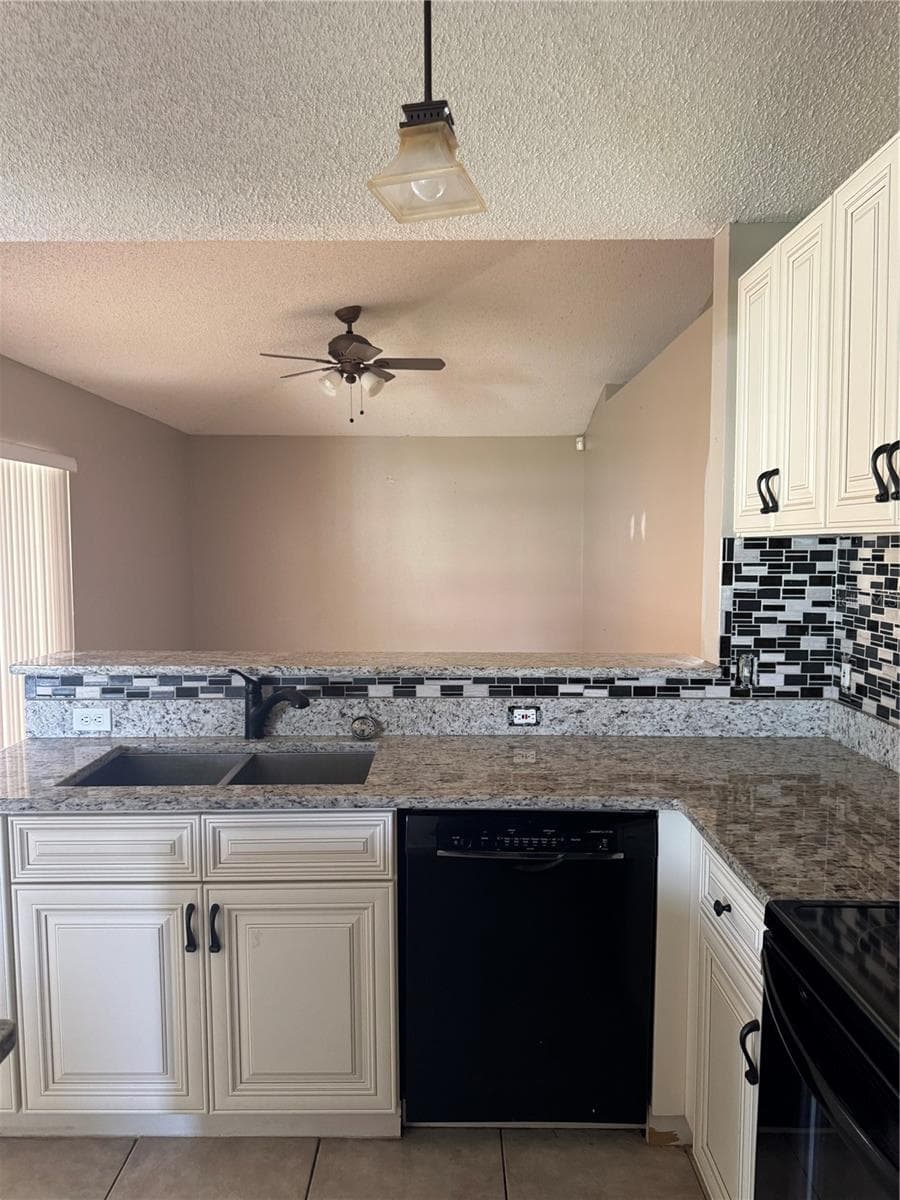 Single Family Residence at 317 CHELMSFORD CT, KISSIMMEE, photo 6 of 24