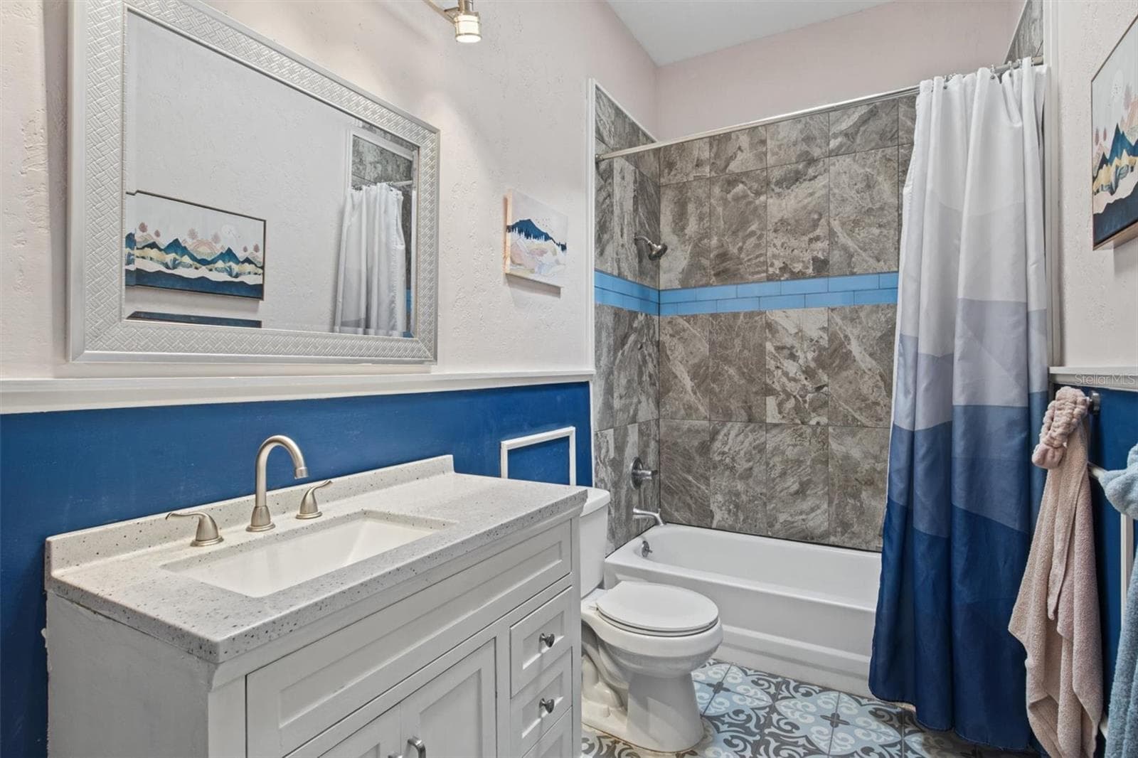 Guest Bath - 2809 CHATSWORTH LN, LAKELAND