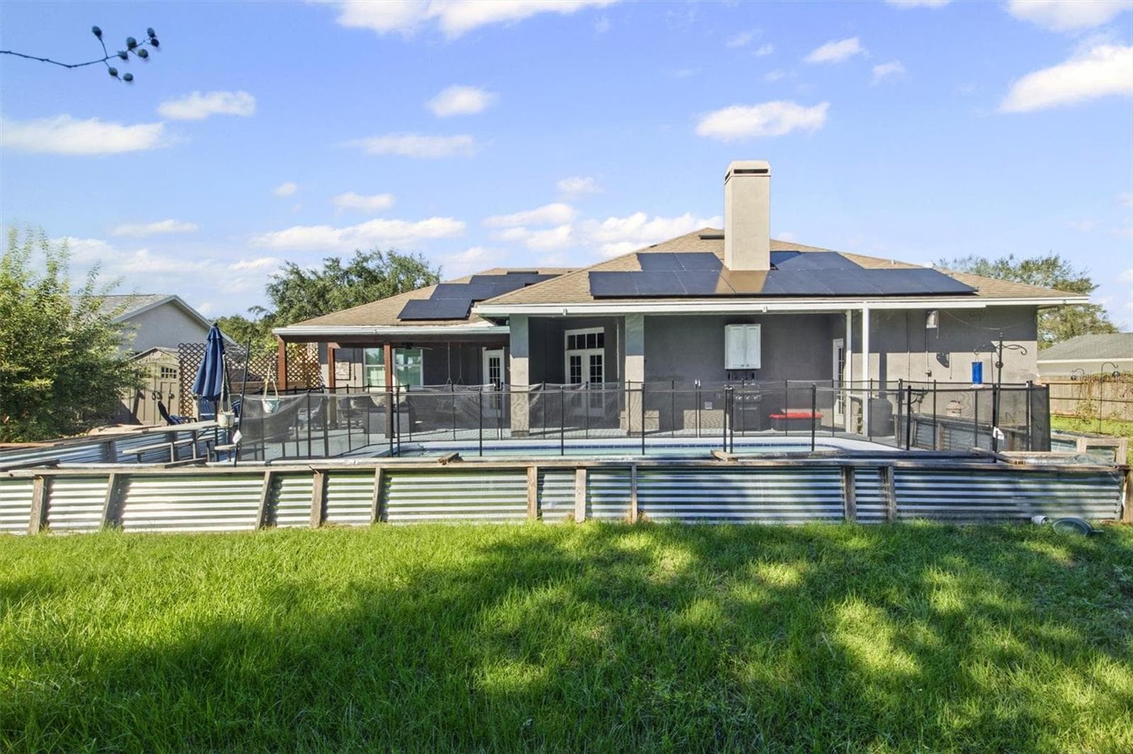 Back Yard View - 2809 CHATSWORTH LN, LAKELAND